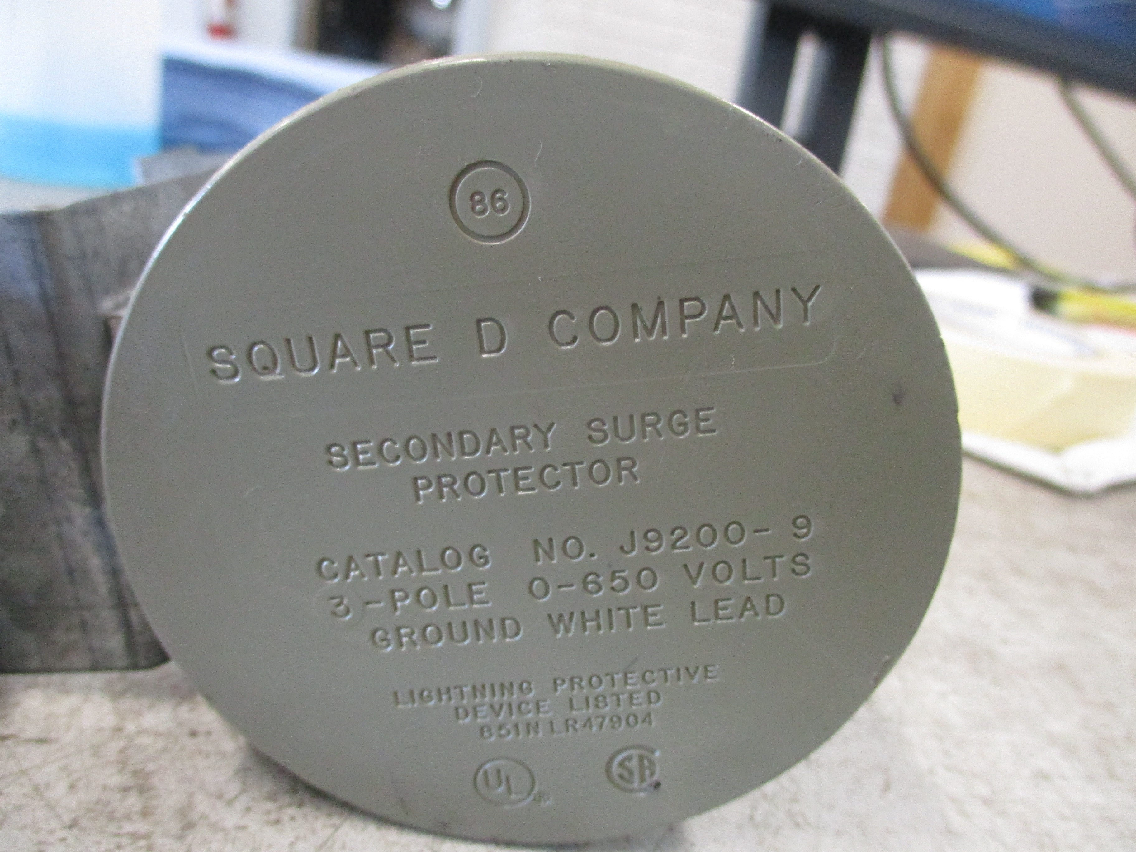 Square D Secondary Surge Protector J9200-9 0-650V 3P Used