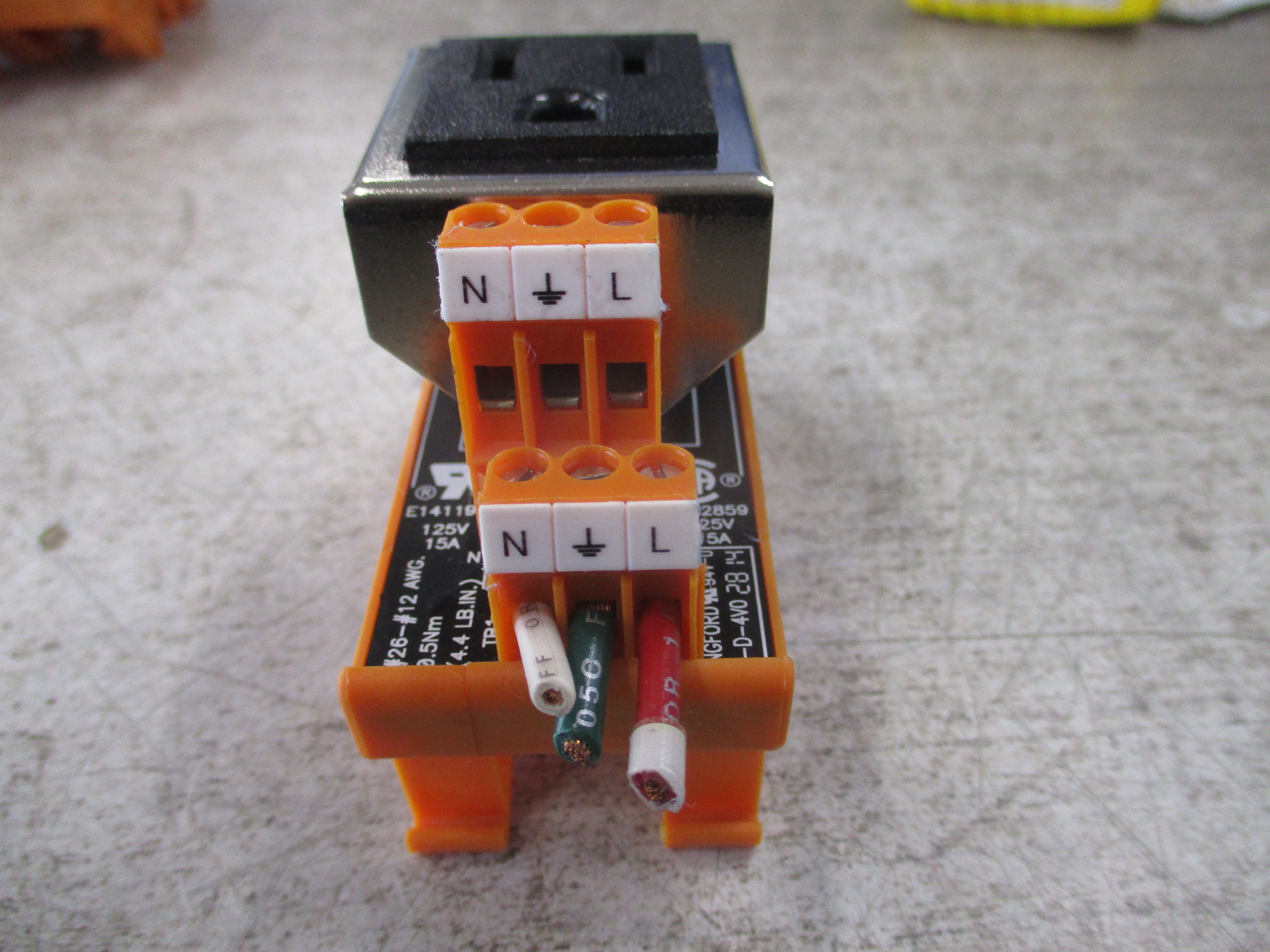 Weidmuller Outlet Module 9915480000 125V 15A Used
