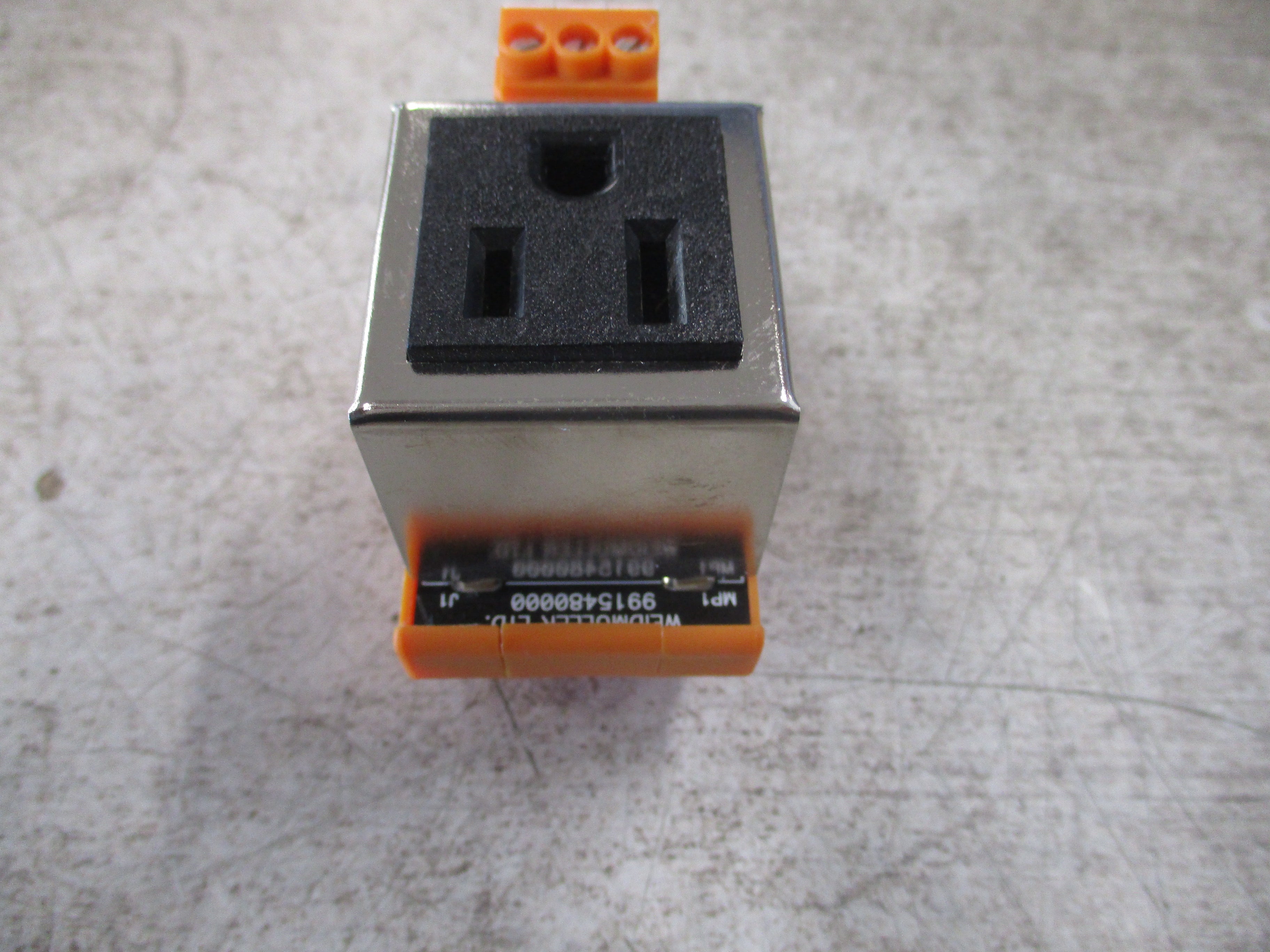 Weidmuller Outlet Module 9915480000 125V 15A Used