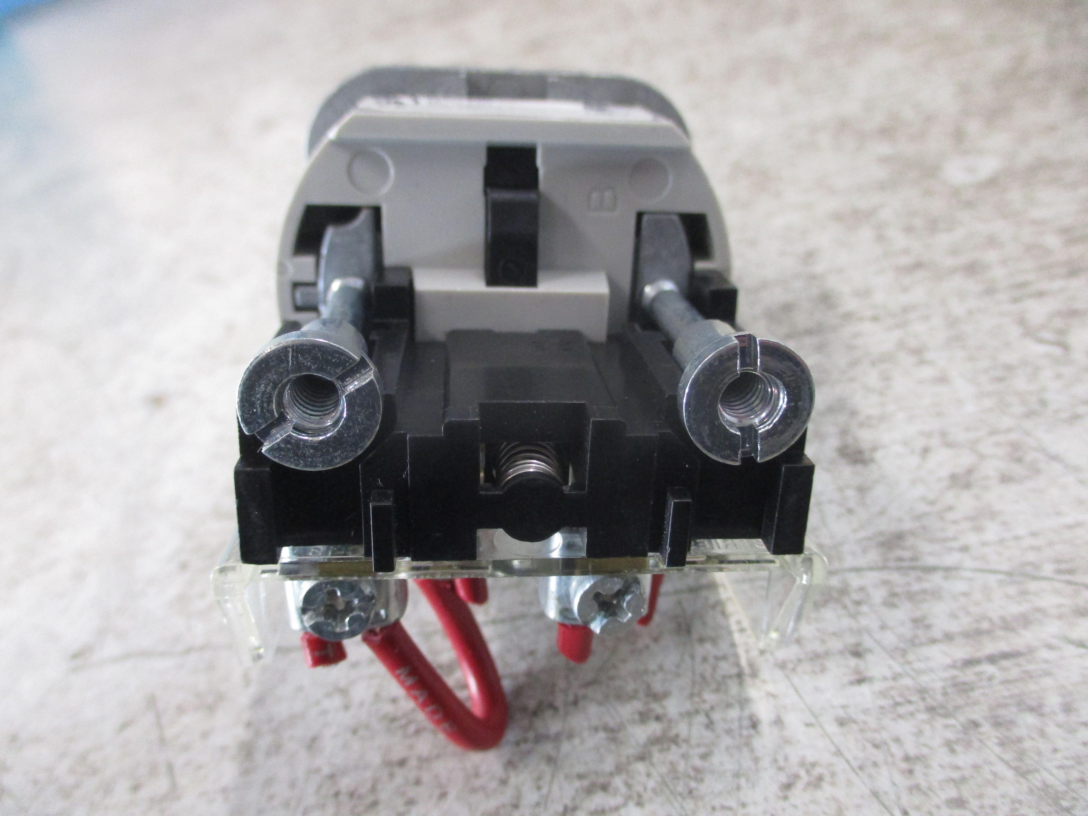 Allen-Bradley Selector Switch 800T-J2A Ser. T Type 4,13 Used
