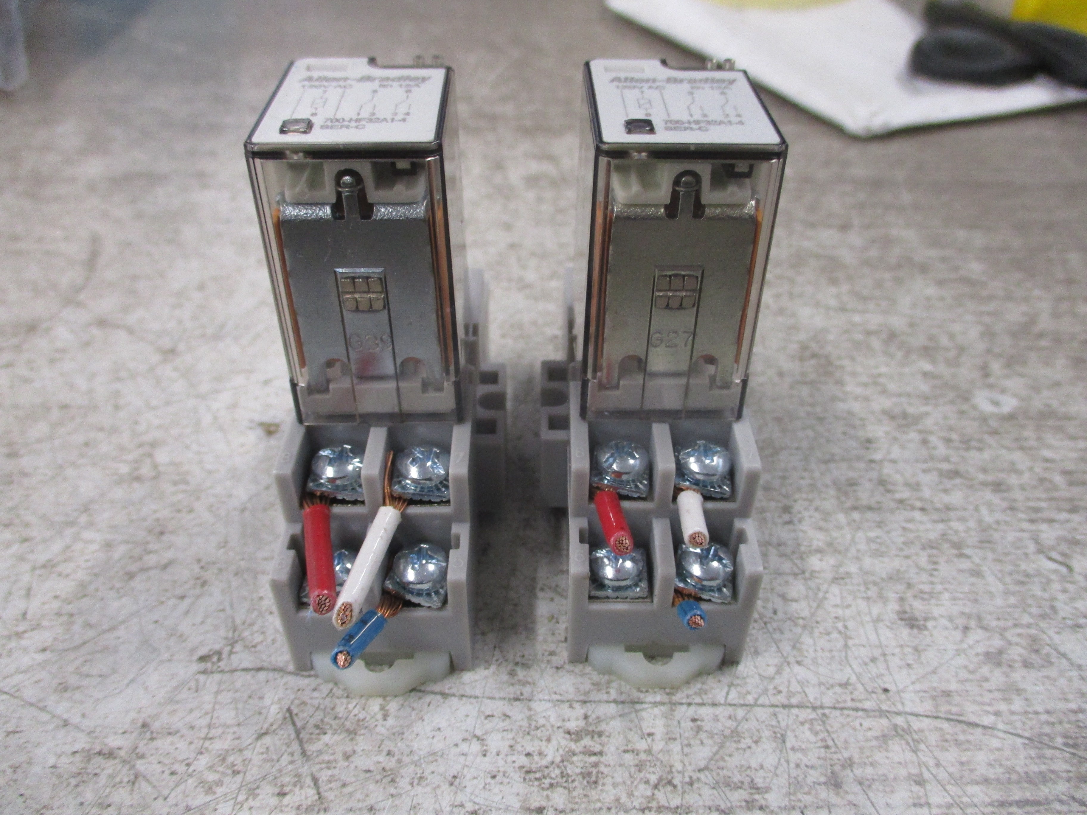 Allen-Bradley Relay 700-HF32A1-4 Ser. C 120V Coil W/Base *Lot of 2* Used