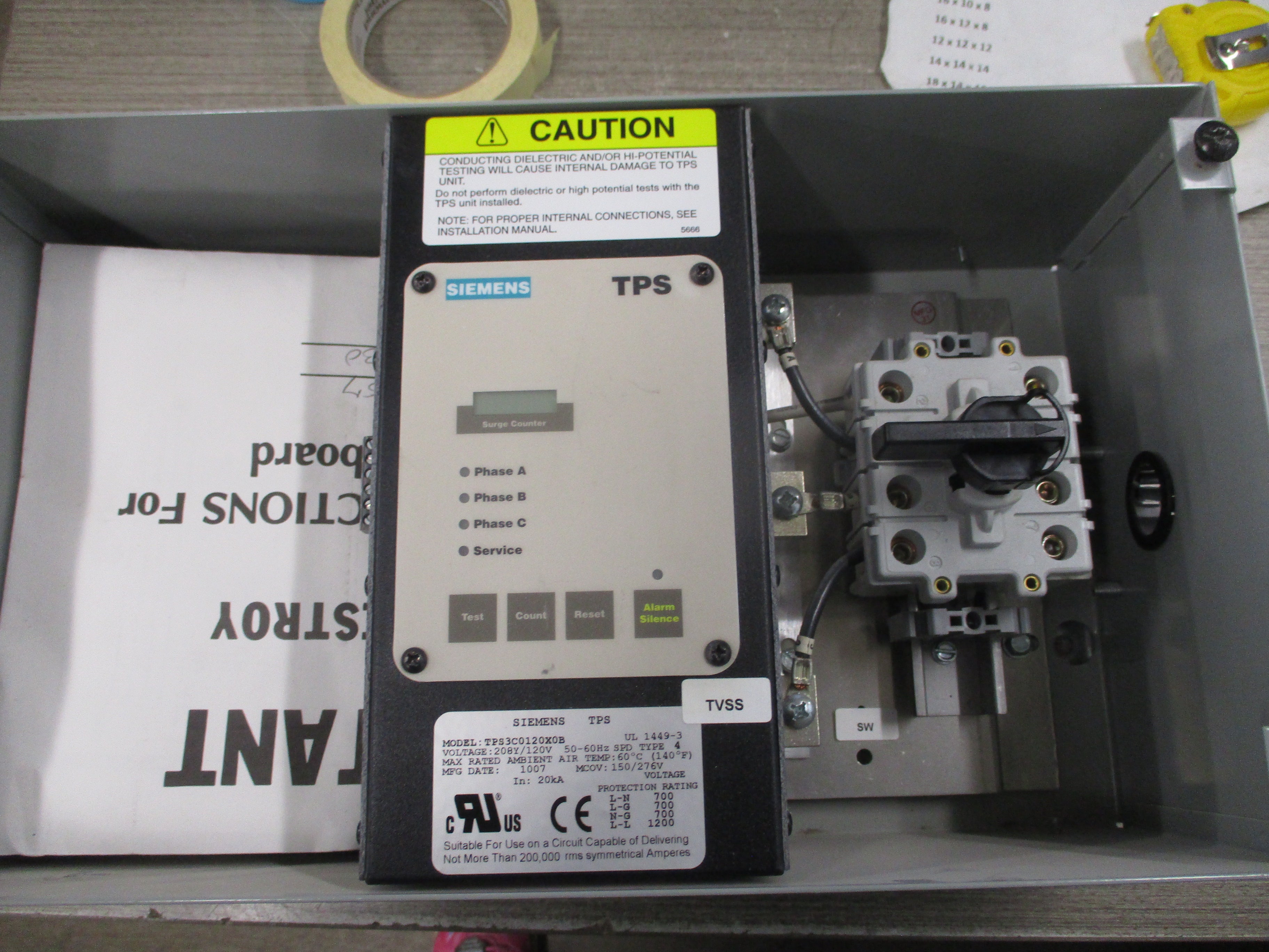 Siemens TPS Surge Suppression Device TPS3C0520X 208Y/120V 50/60Hz MCOV: 150/276V