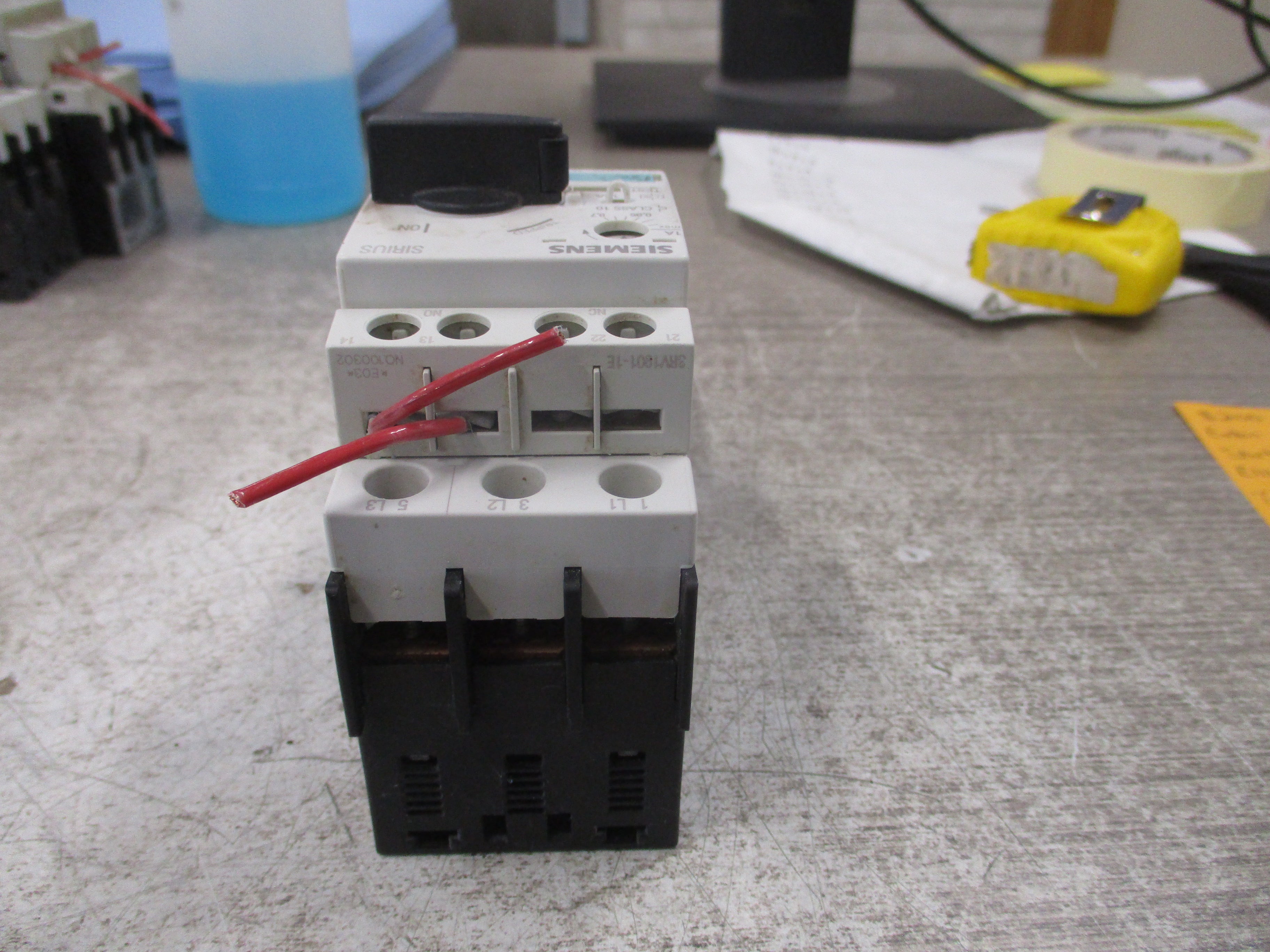 Eaton/Siemens Starter E111A06X3N/3RV1021-0JA10 Trip: 0.7-1.0A 24VDC Coil Used