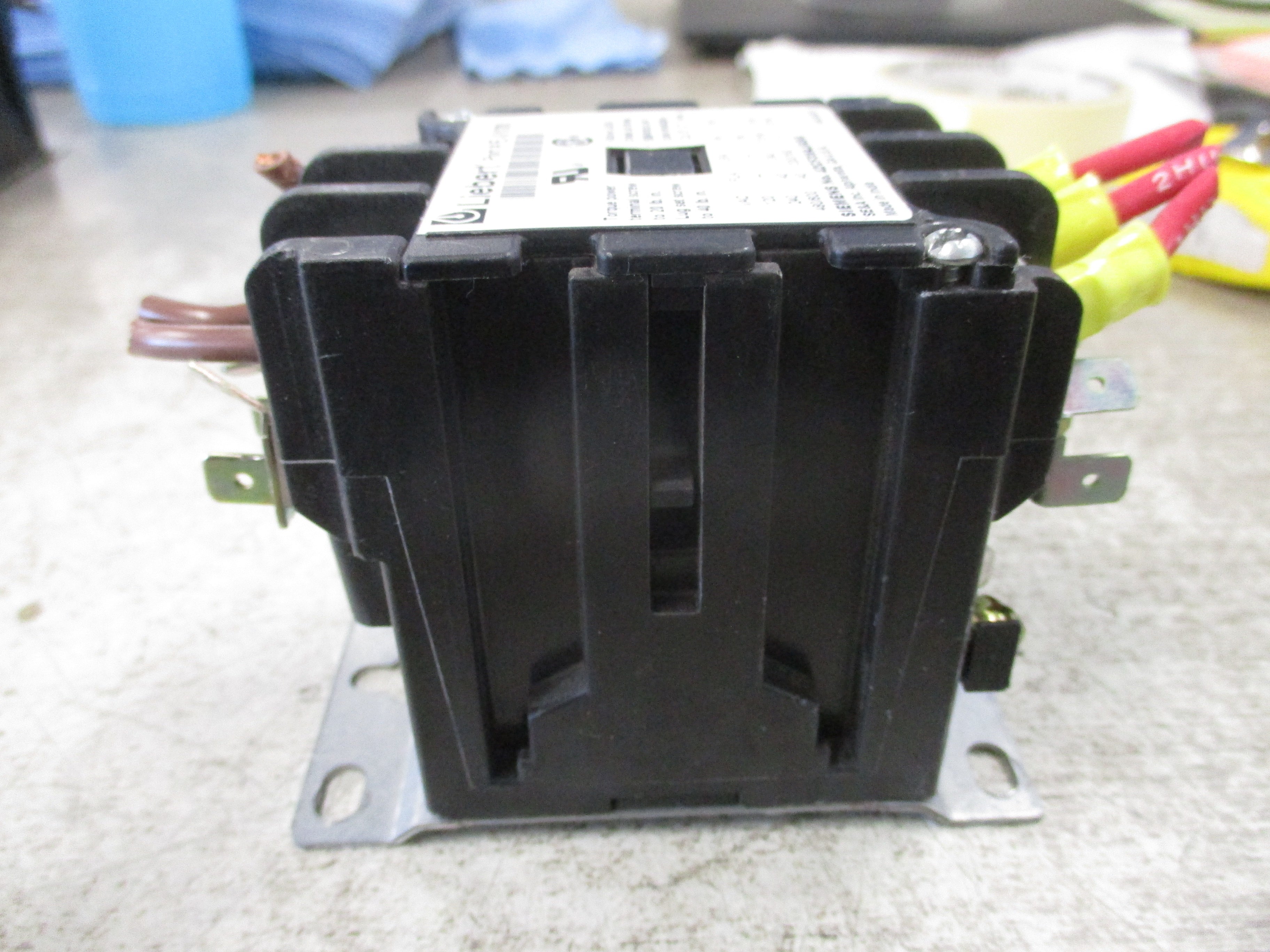 Liebert Contactor E-0100 24V Coil 40A 600V Used