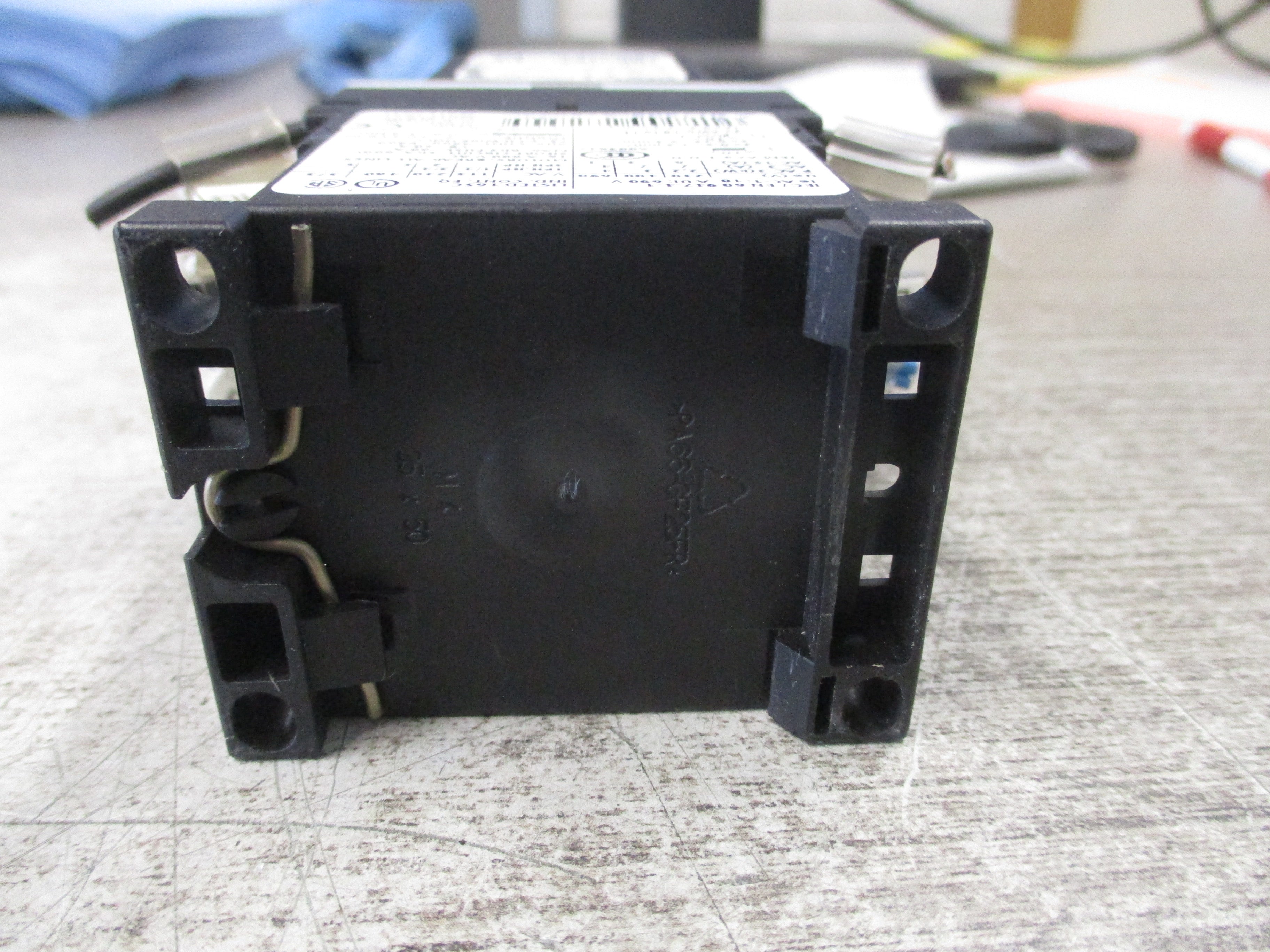 Siemens Sirius 3R Contactor 3RT1015-1BB41 24V Coil 16A 600V w/ Aux Contact Block