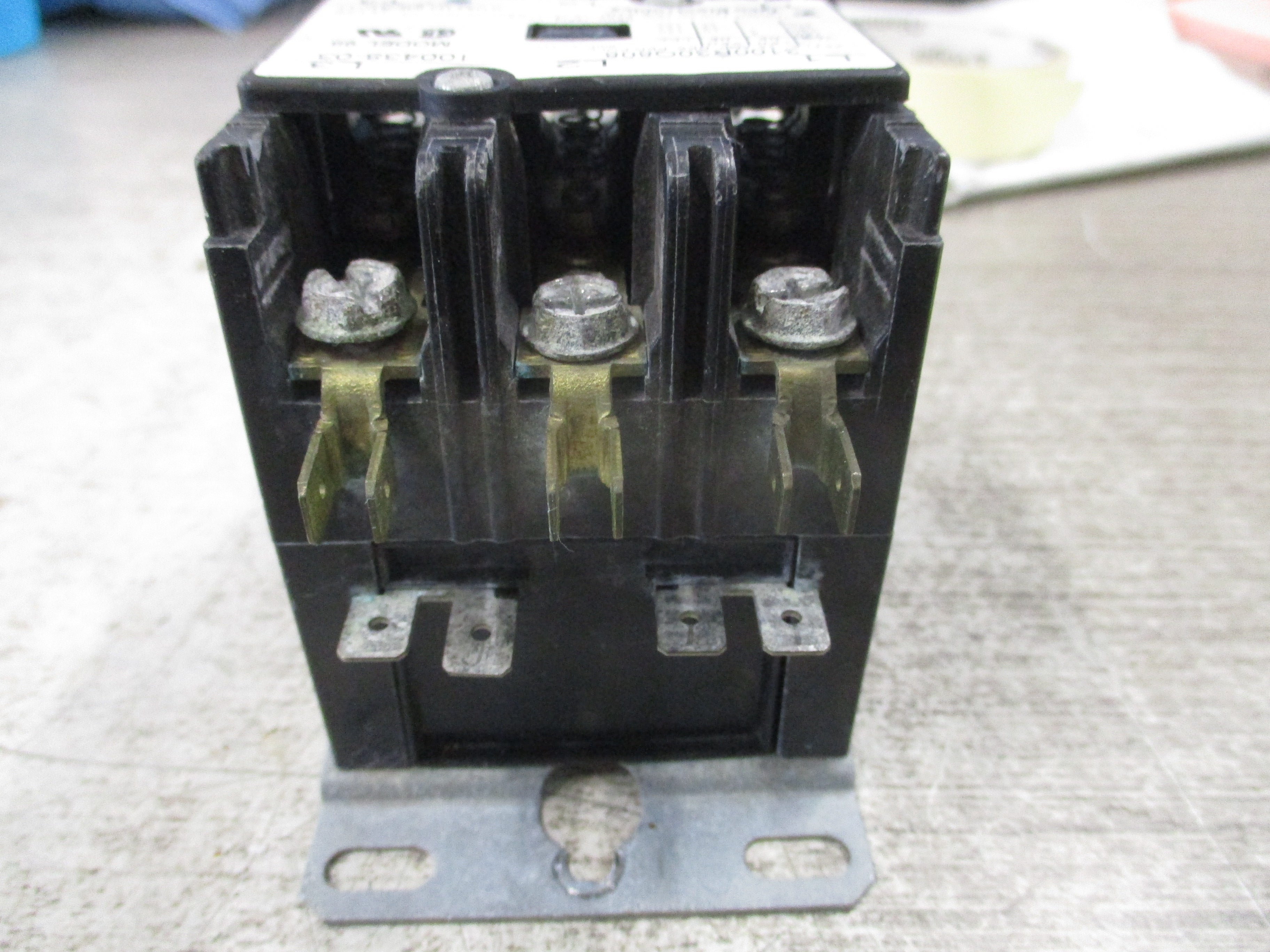 Liebert Contactor 123280P1 24V Coil 30A 600V Used