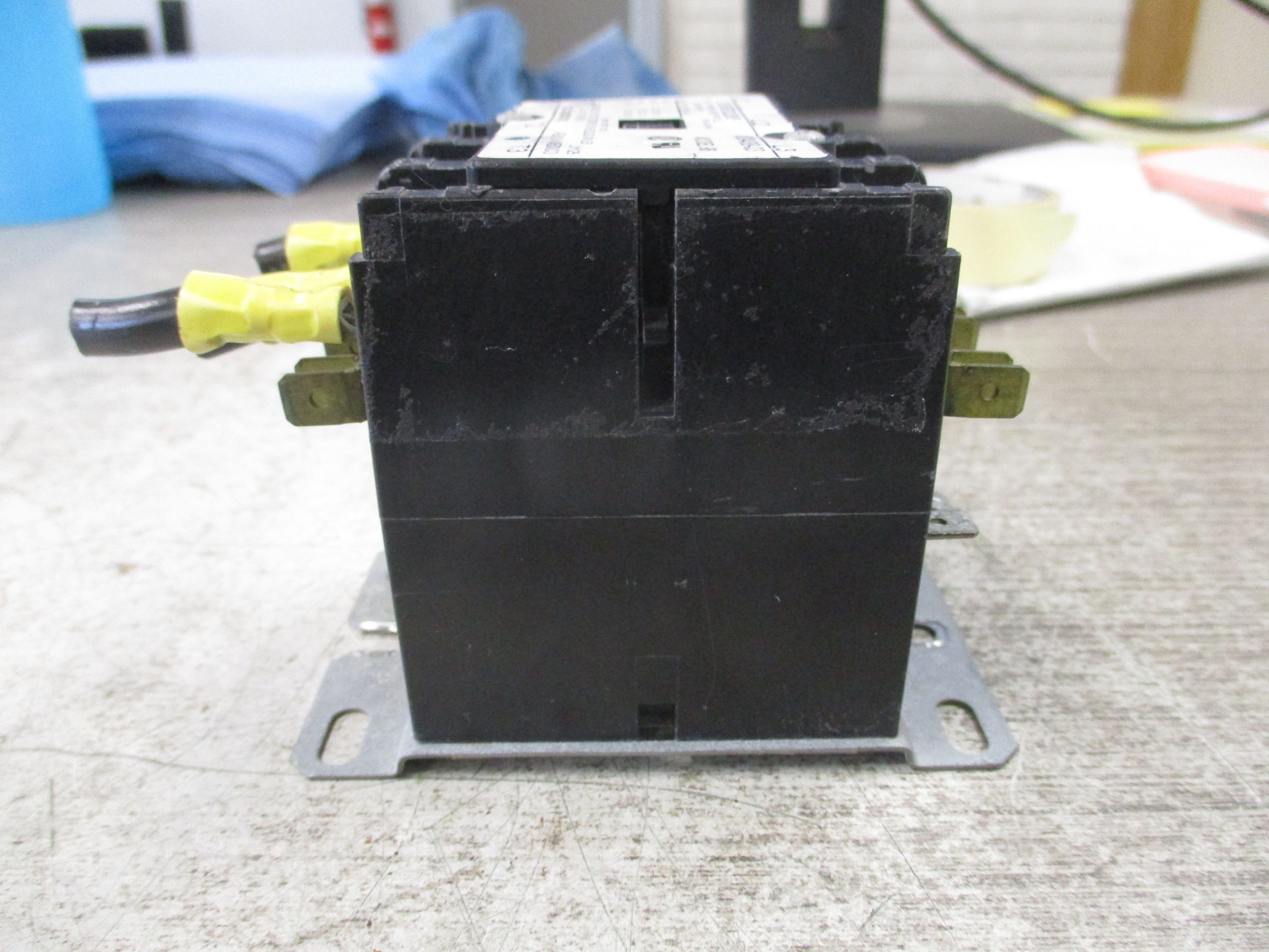 Liebert Contactor 123280P1 24V Coil 30A 600V Used