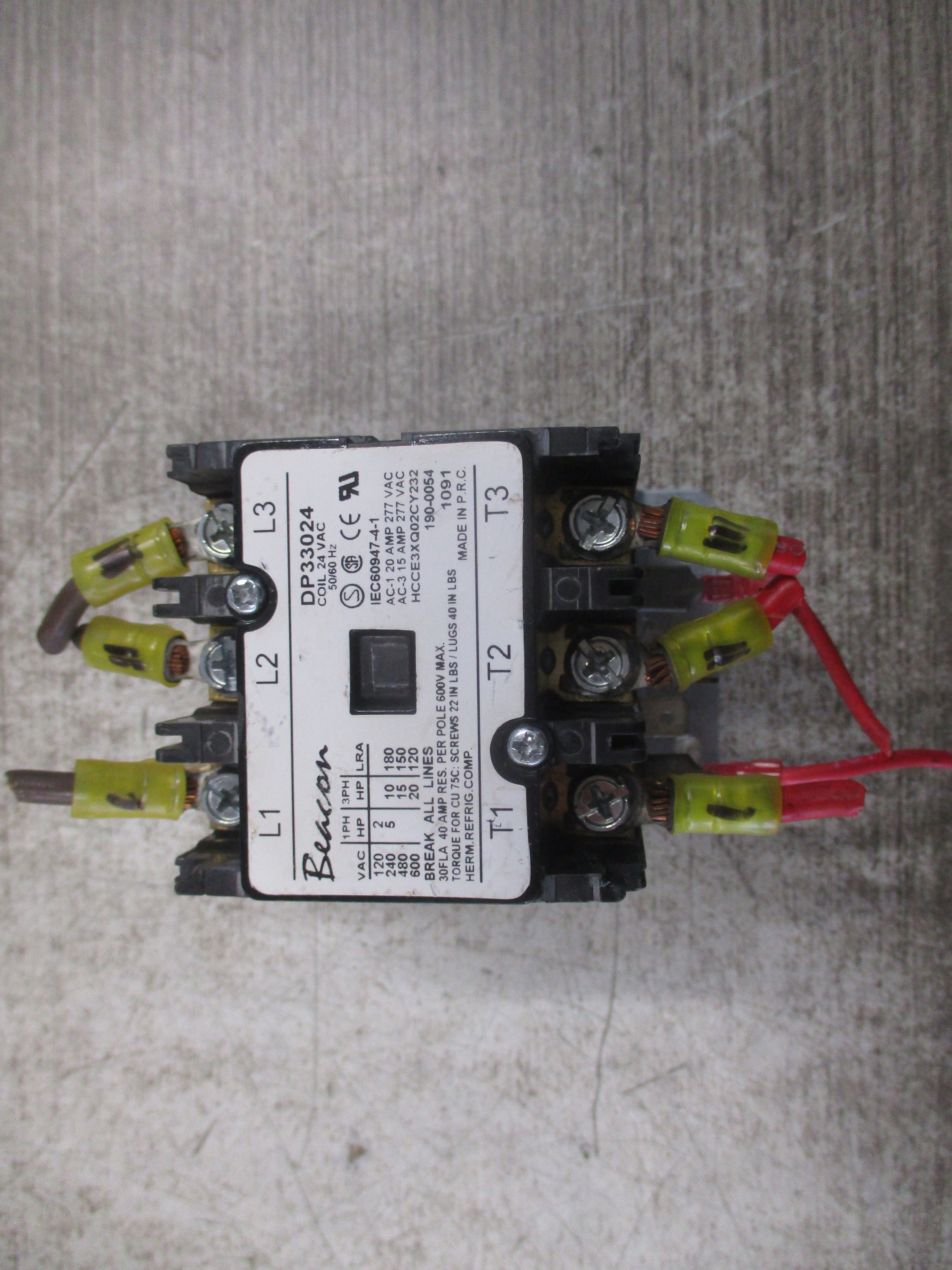Beacon Contactor DP33024 24V Coil 30A 600V Used