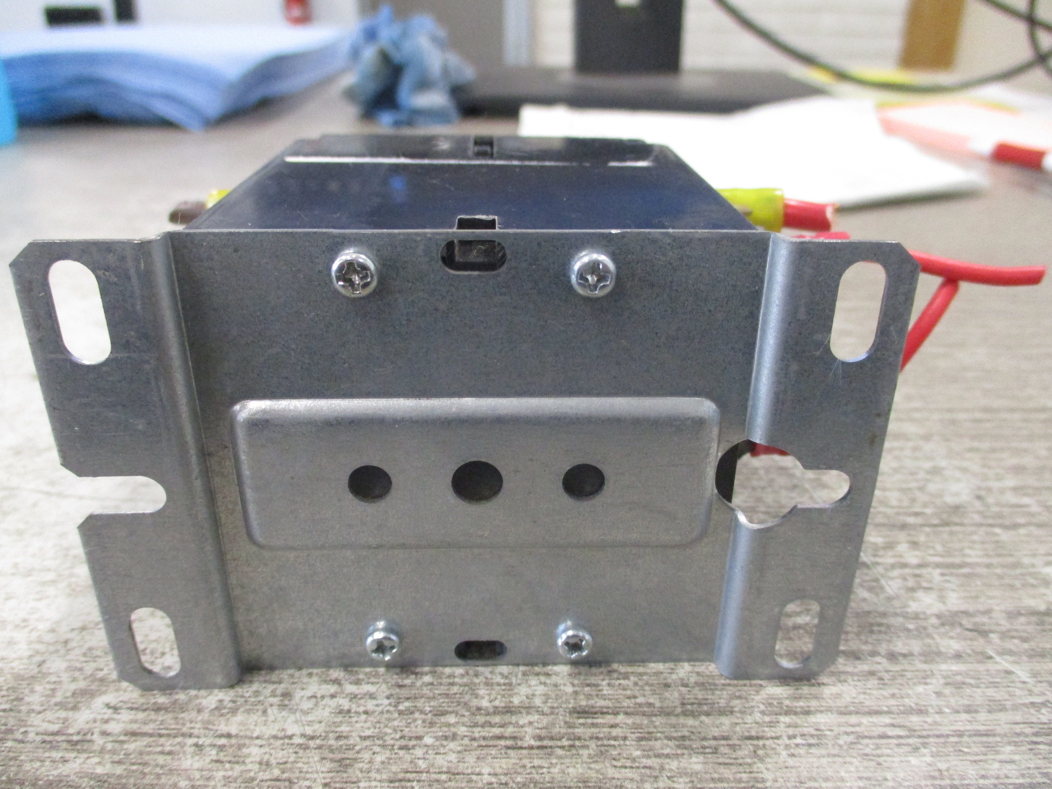 Beacon Contactor DP33024 24V Coil 30A 600V Used