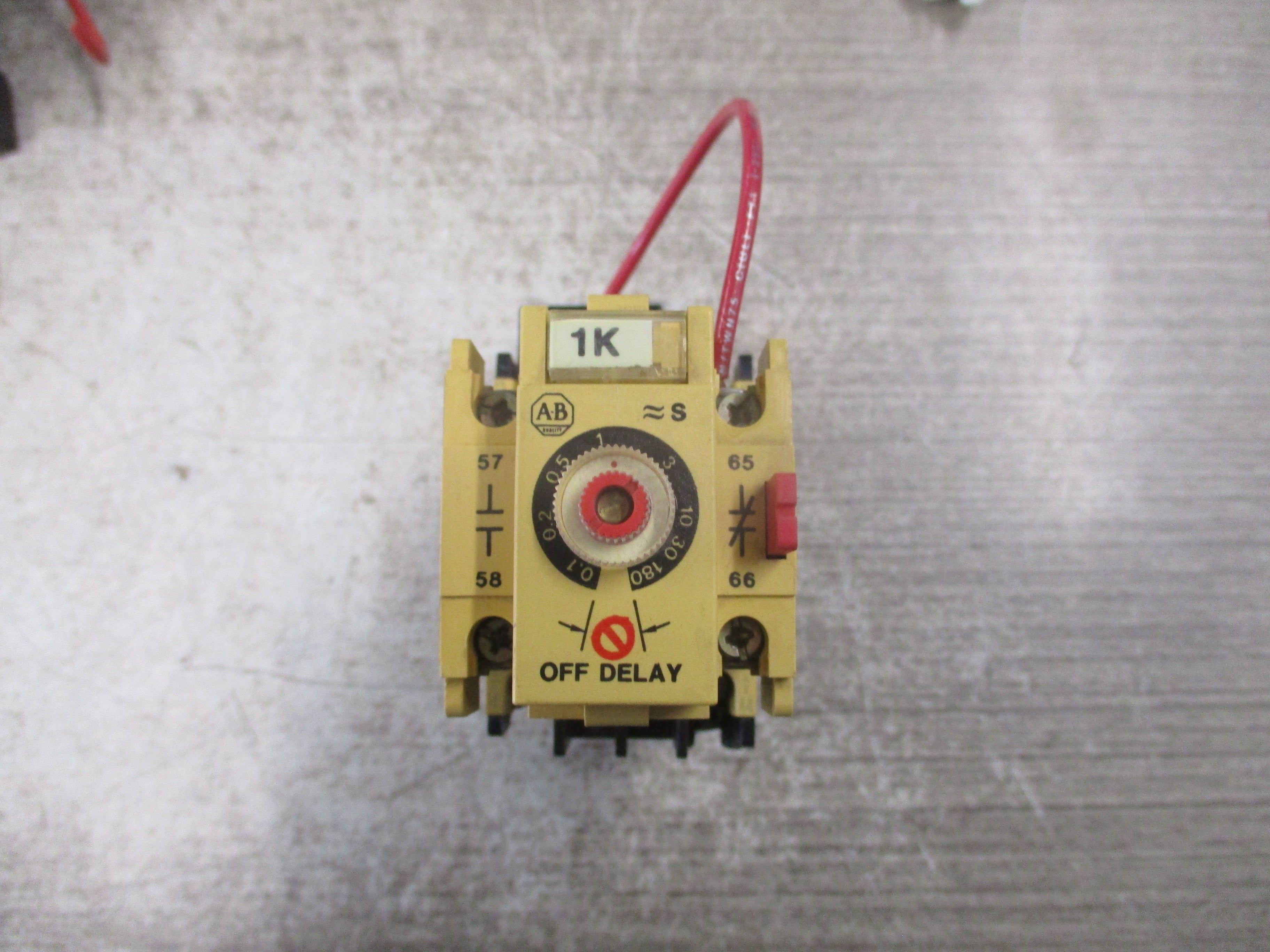 Allen-Bradley Timing Relay 196-FT B/700-F310A1 120V Coil Used