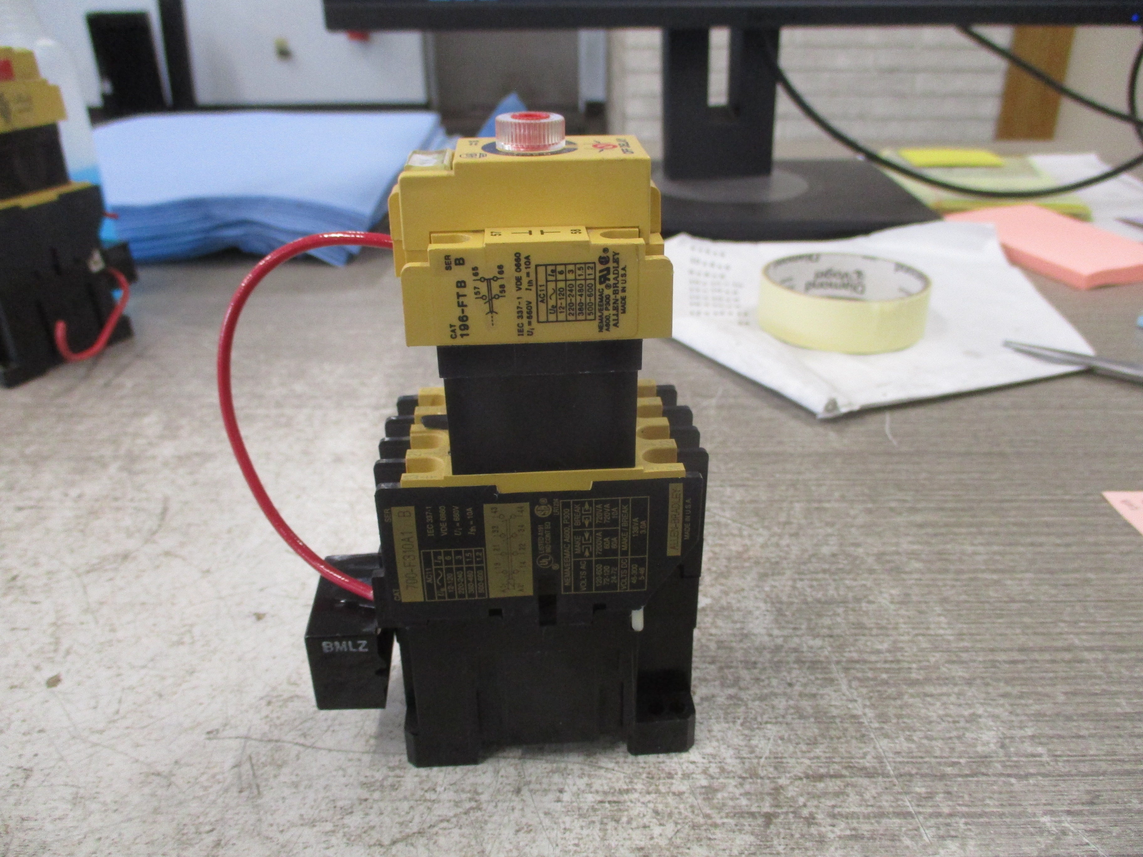 Allen-Bradley Timing Relay 196-FT B/700-F310A1 120V Coil Used