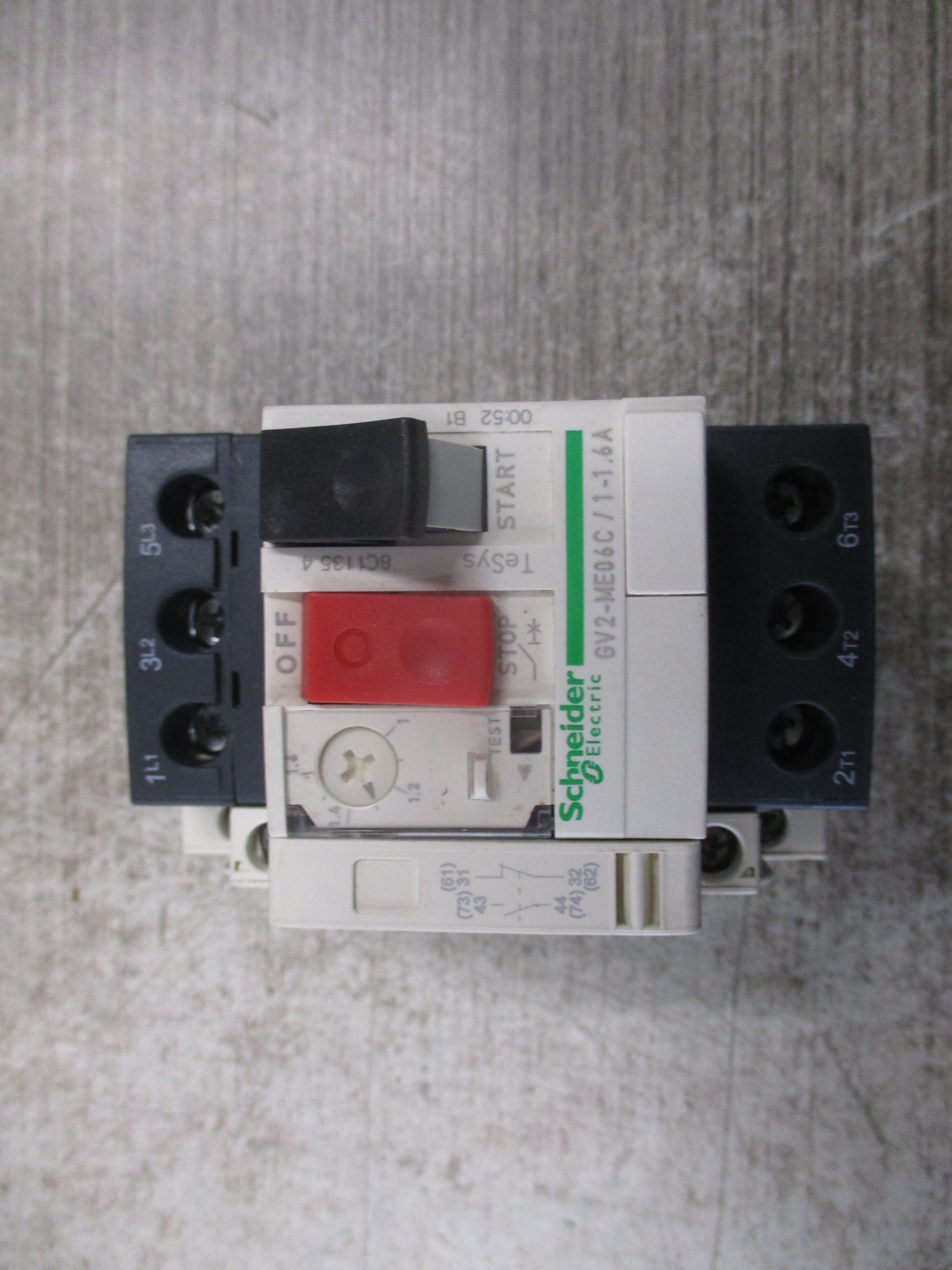 Schneider Electric Manual Starter GV2-ME06C Trip: 1-1.6A (1) Aux Contact Used
