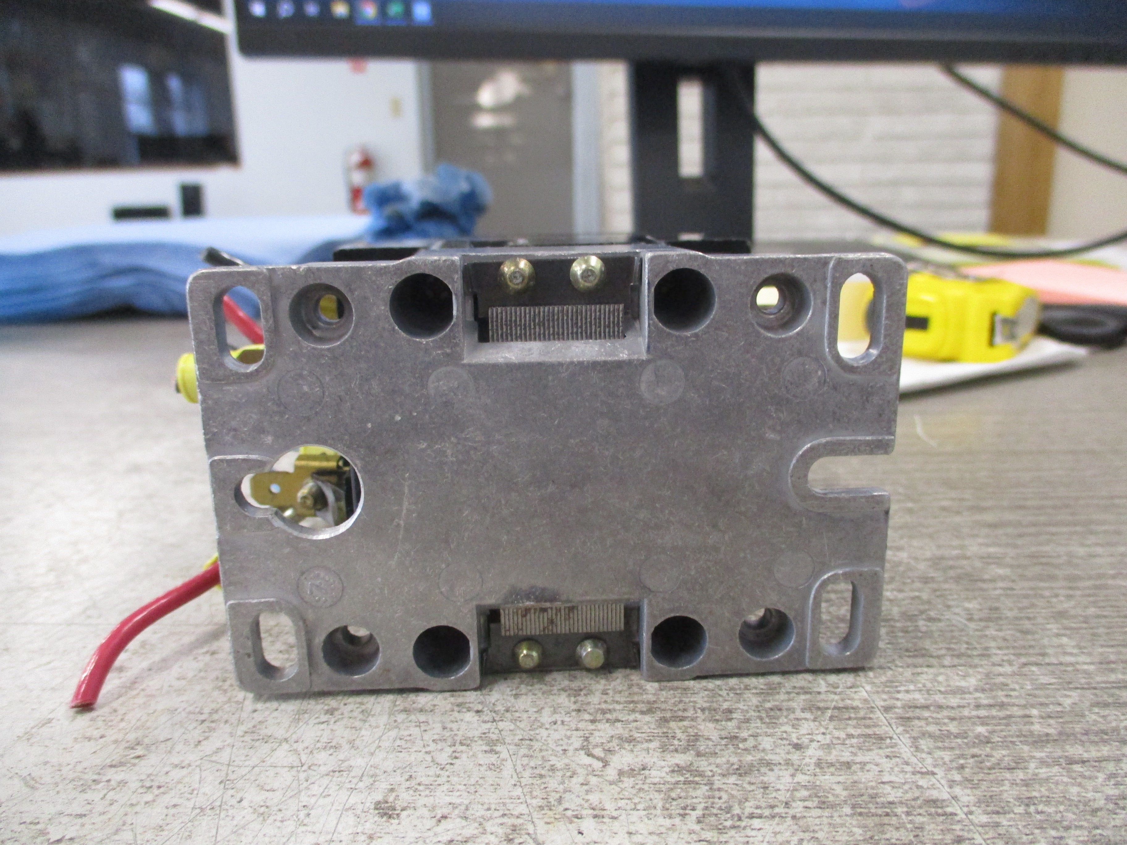 GE Contactor CR353AB3AB1 208/240V Coil 25A 600V Used