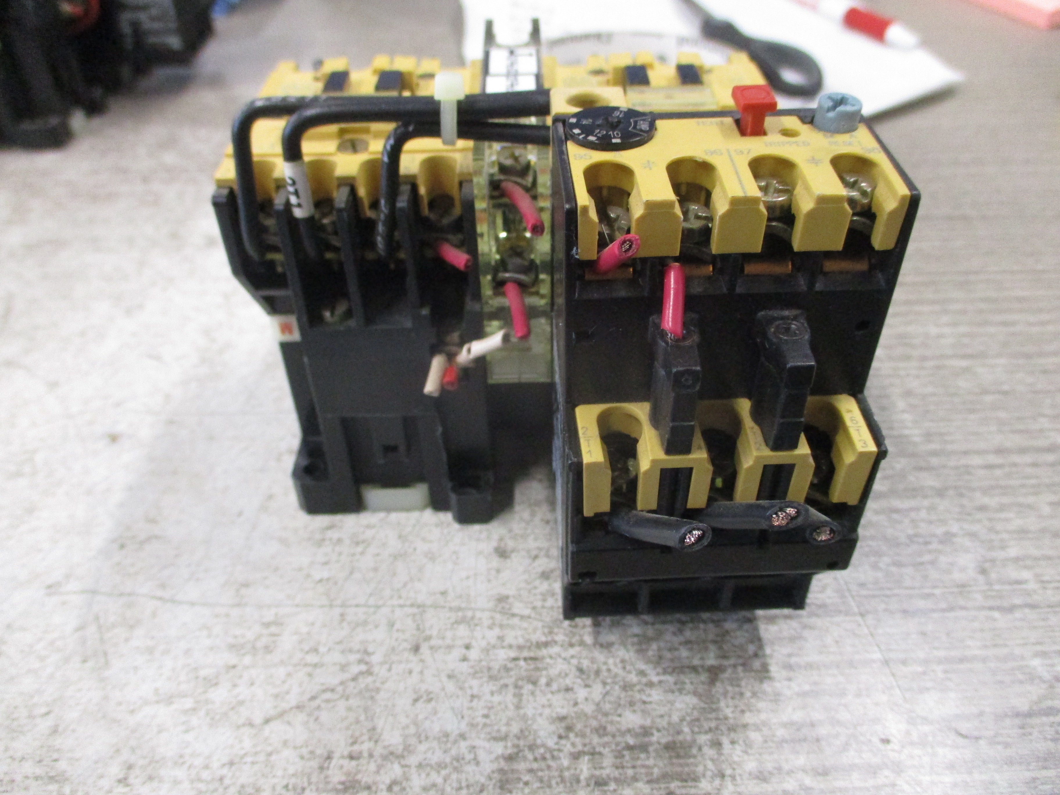 Allen-Bradley Reversing Starter 100-A12ND3/193-BSC 15 120V Coil Trip: 10-16 Used