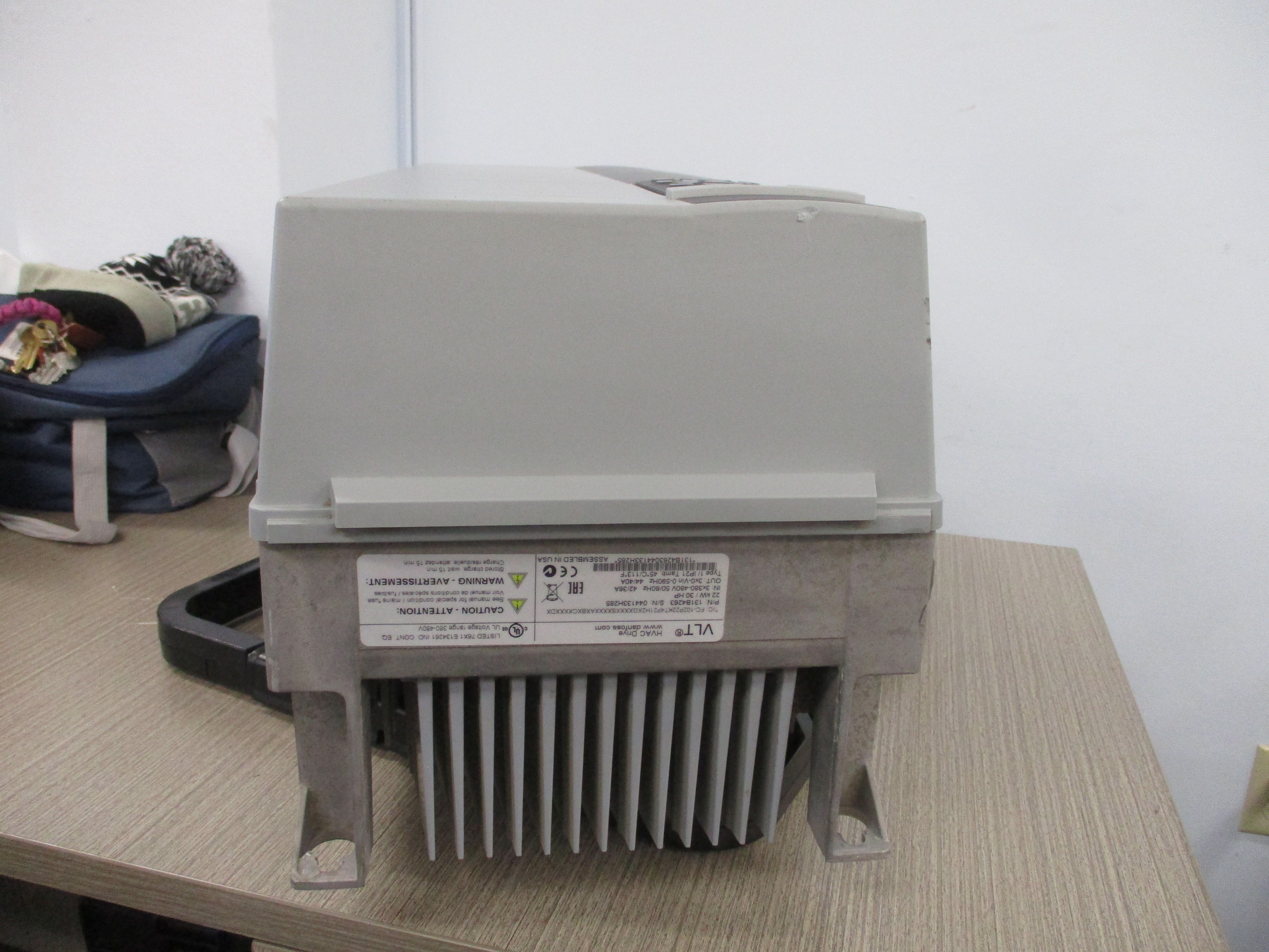 Danfoss VLT AC Drive 131B4263 30HP 3Ph Input: 3x380-480V 50/60Hz 42/36A