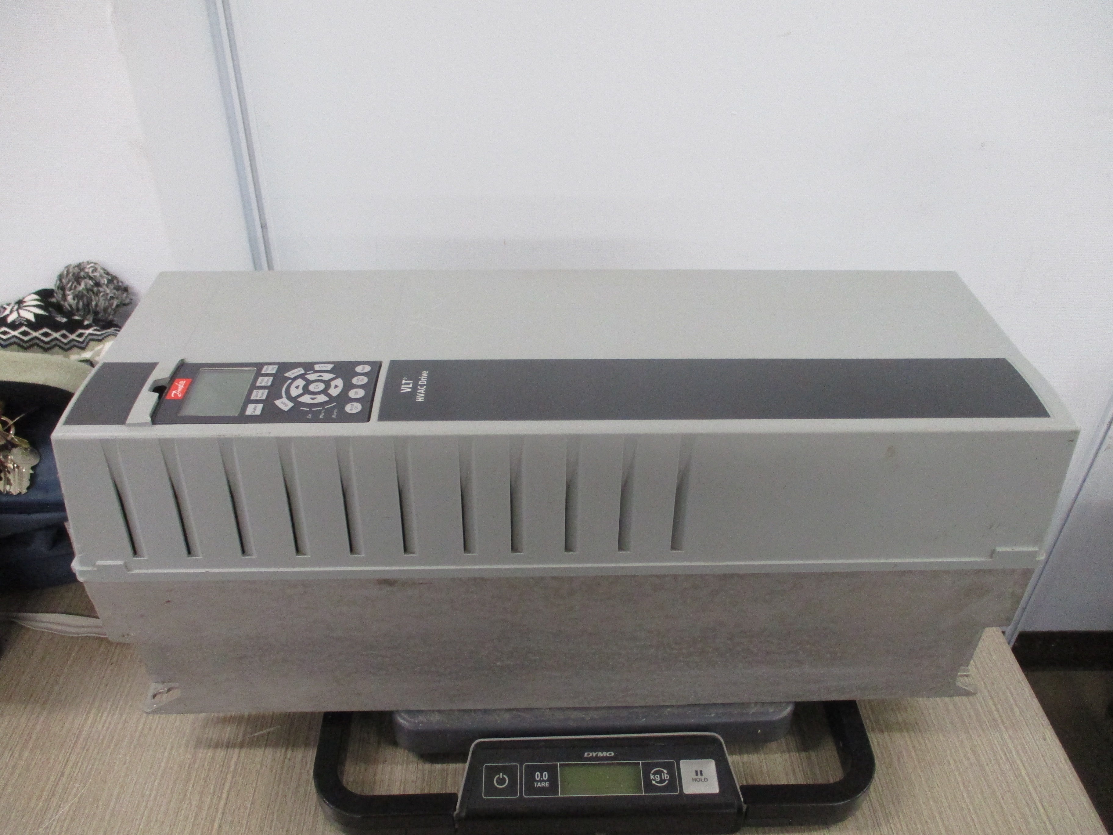 Danfoss VLT AC Drive 131B4263 30HP 3Ph Input: 3x380-480V 50/60Hz 42/36A