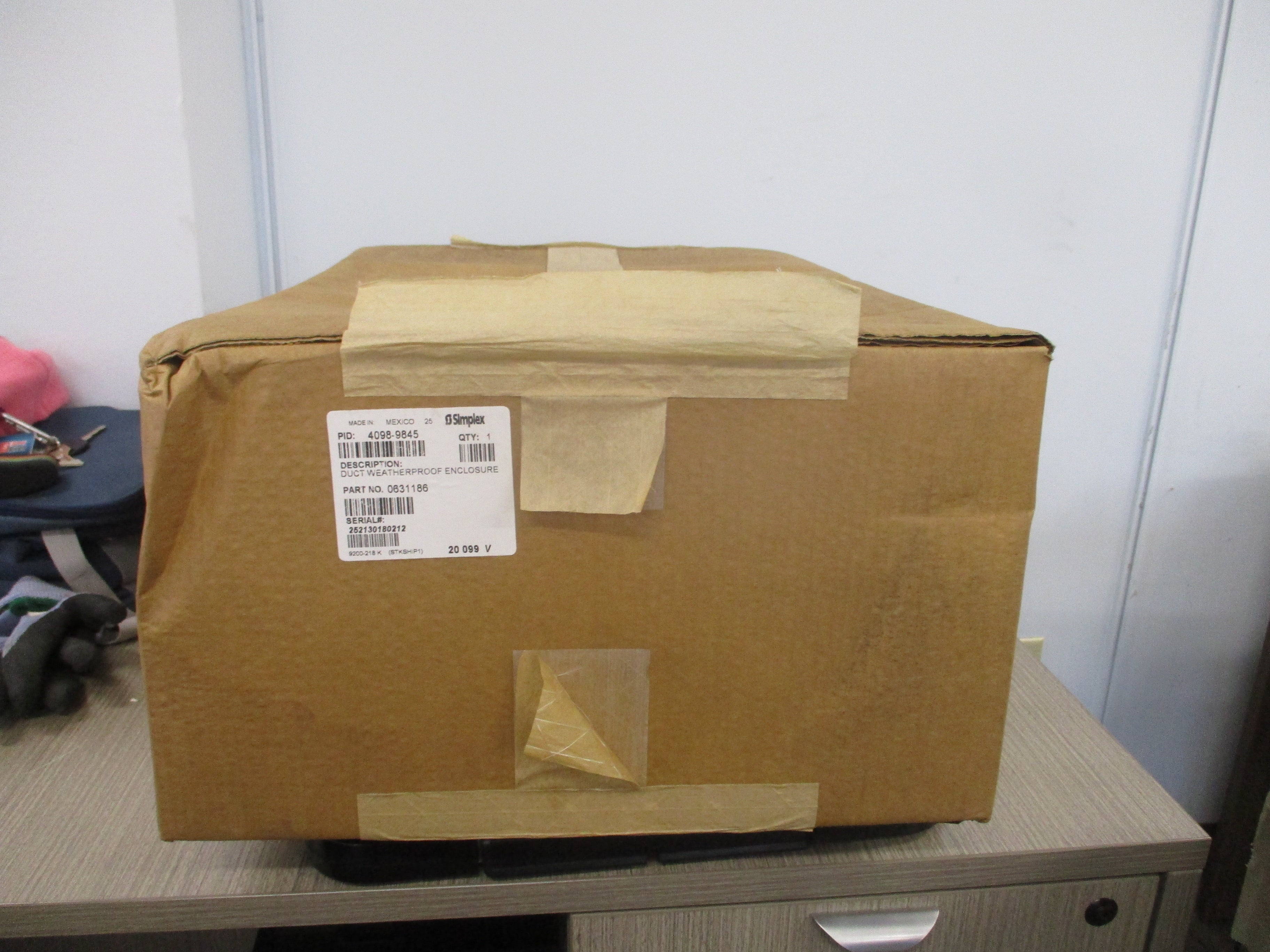 Simplex Duct Weatherproof Enclosure 0631186 Nema 4X Size: 562mm x 381mm x 181mm