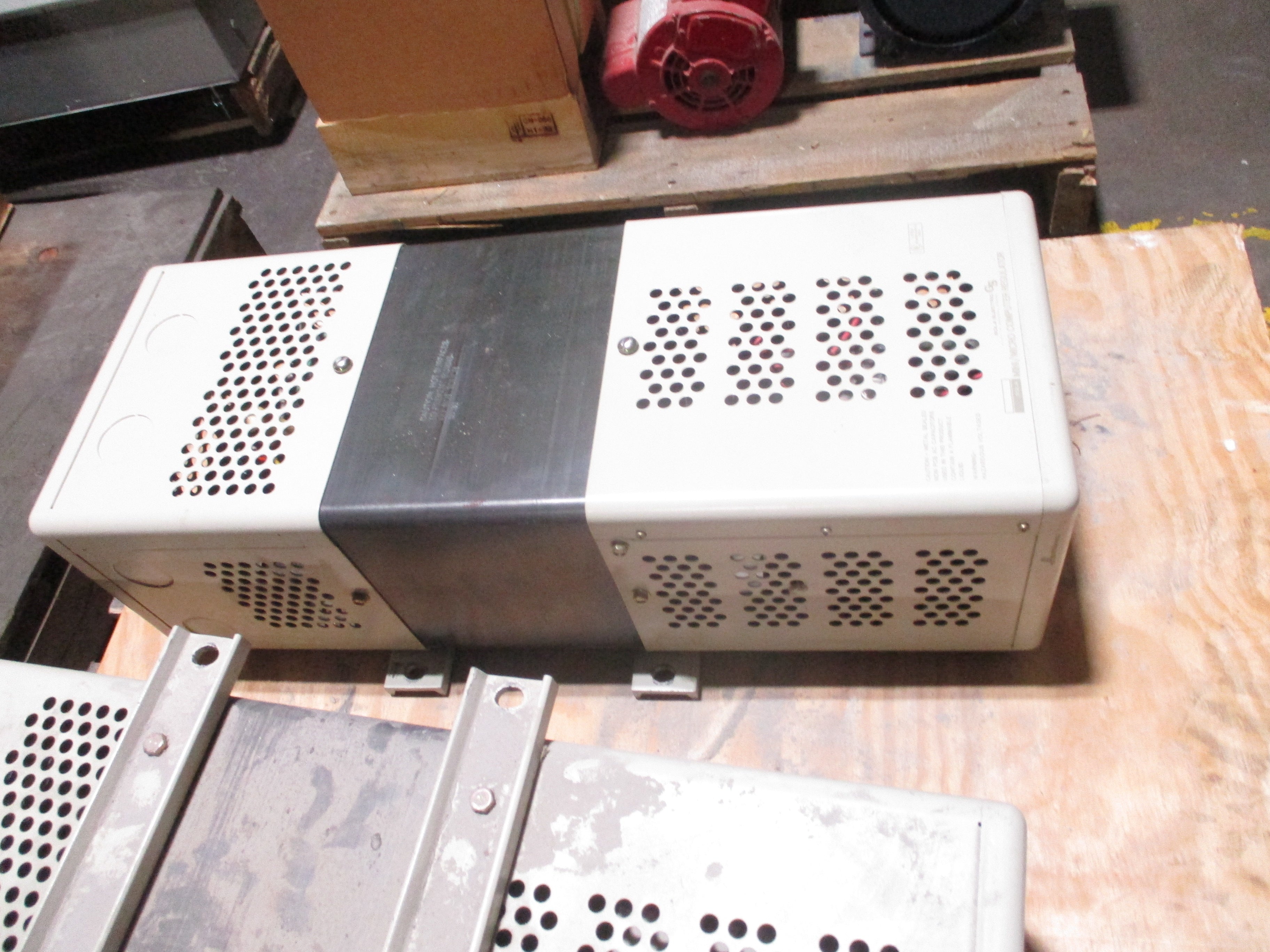 Sola Mini/Micro Computer Regulator 63-23-250-8 5000VA Used
