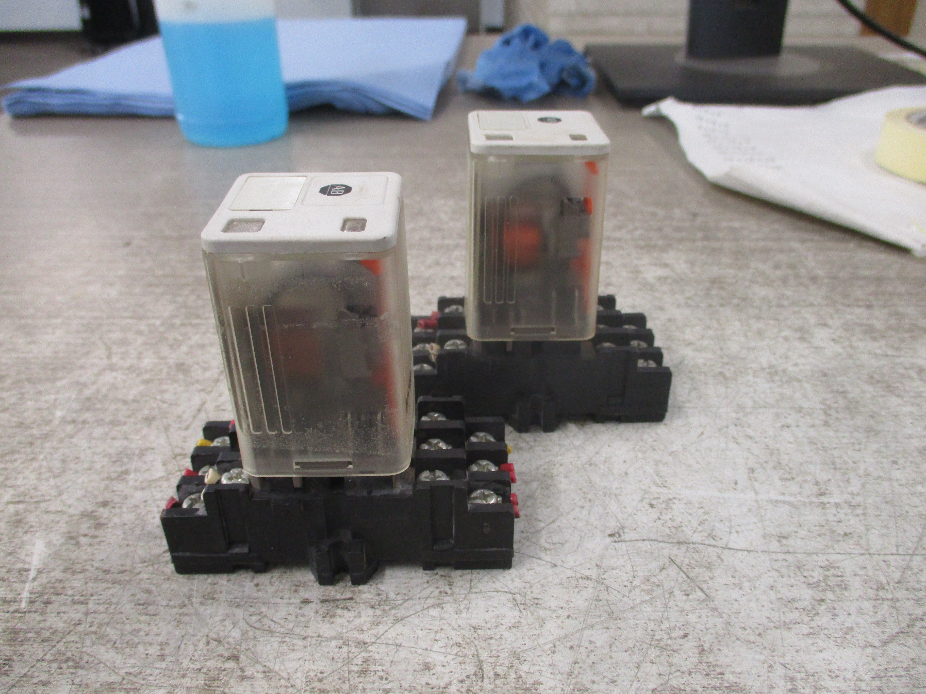 Allen-Bradley Relay 700-HB33A1 Ser. B 120V Coil W/Base *Lot of 2* Used
