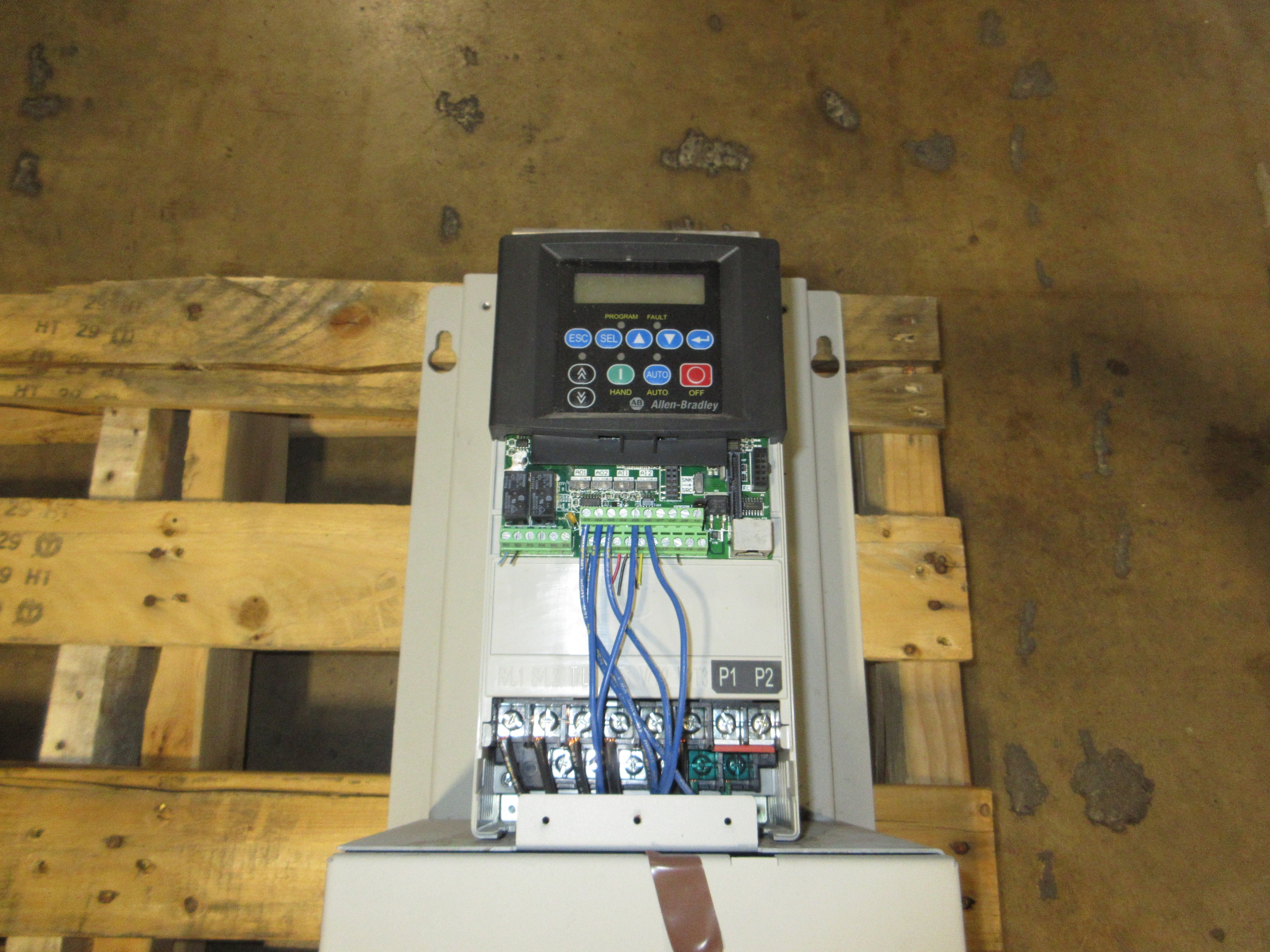 Allen-Bradley PowerFlex 400 AC Drive w/ Bypass 22C-D030N103 20HP 3Ph *No Cover*
