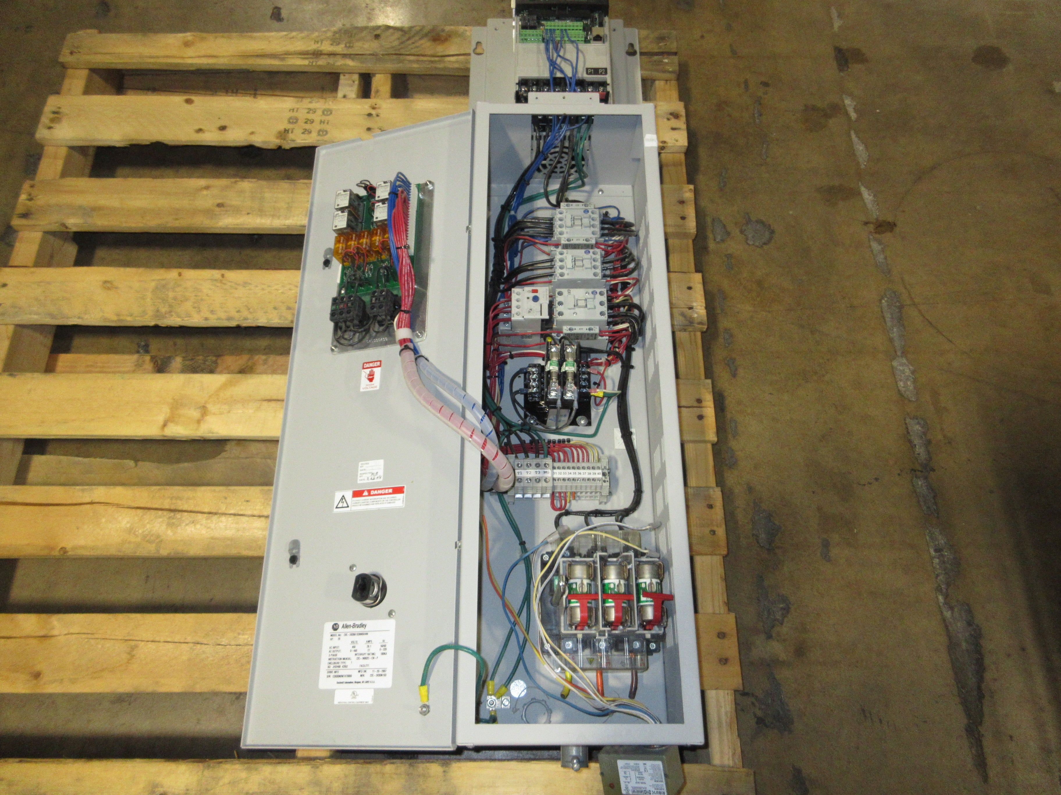 Allen-Bradley PowerFlex 400 AC Drive w/ Bypass 22C-D030N103 20HP 3Ph *No Cover*