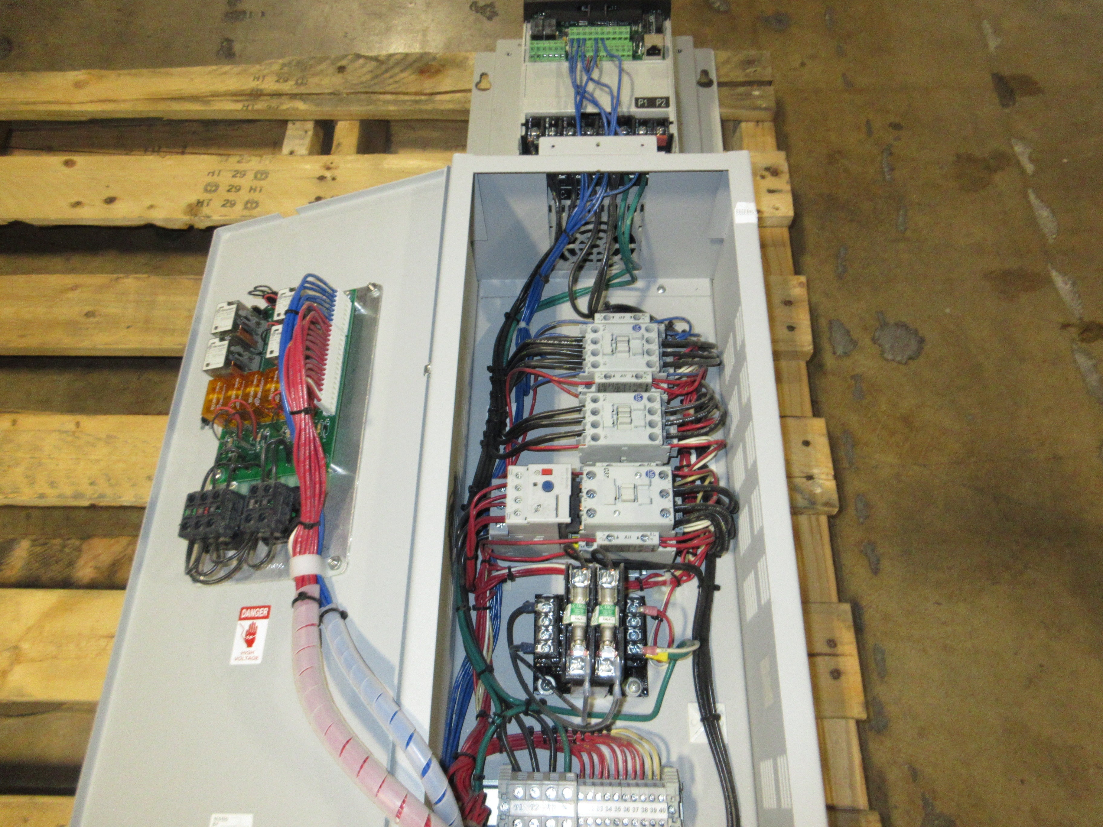Allen-Bradley PowerFlex 400 AC Drive w/ Bypass 22C-D030N103 20HP 3Ph *No Cover*