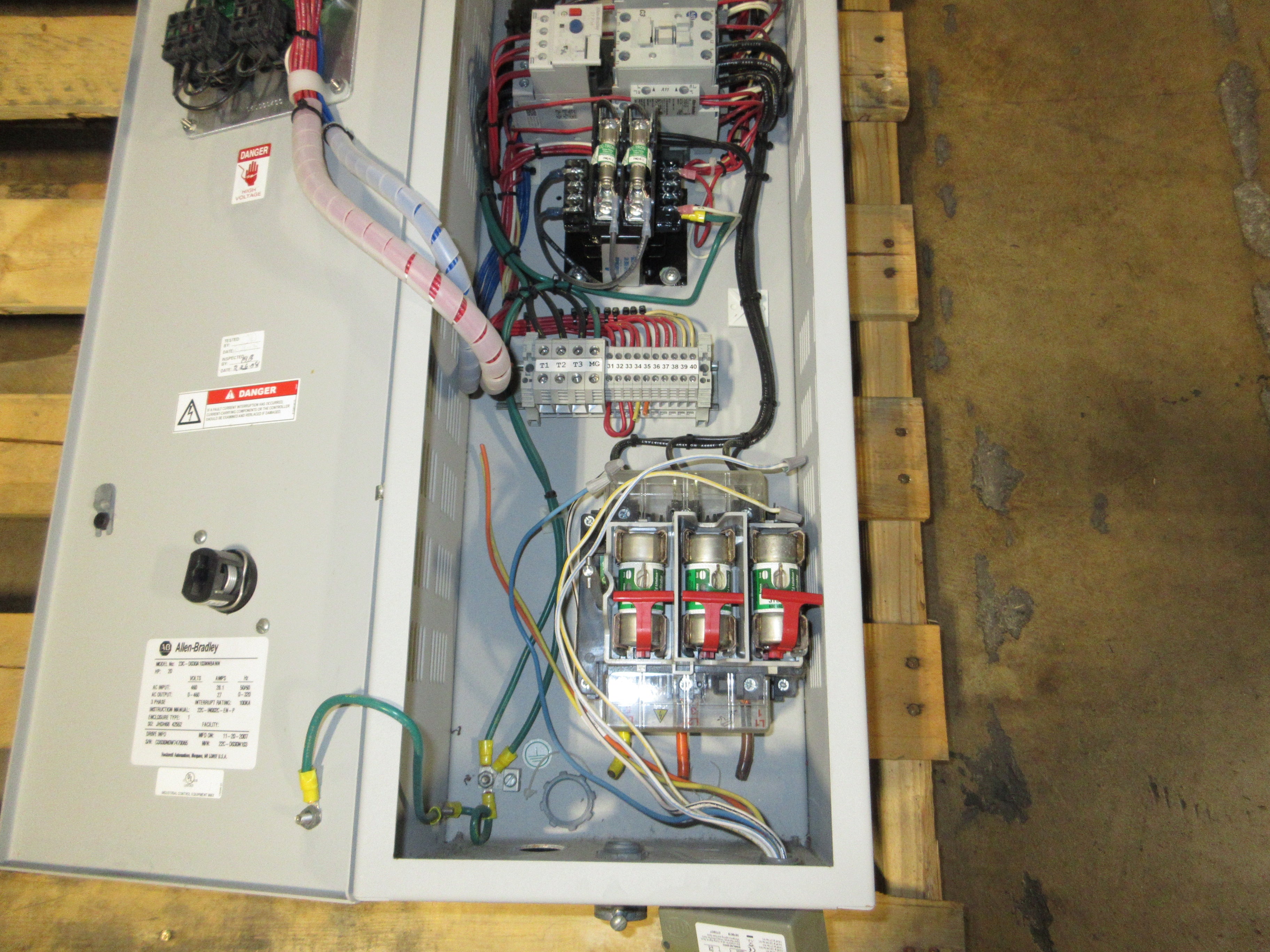 Allen-Bradley PowerFlex 400 AC Drive w/ Bypass 22C-D030N103 20HP 3Ph *No Cover*
