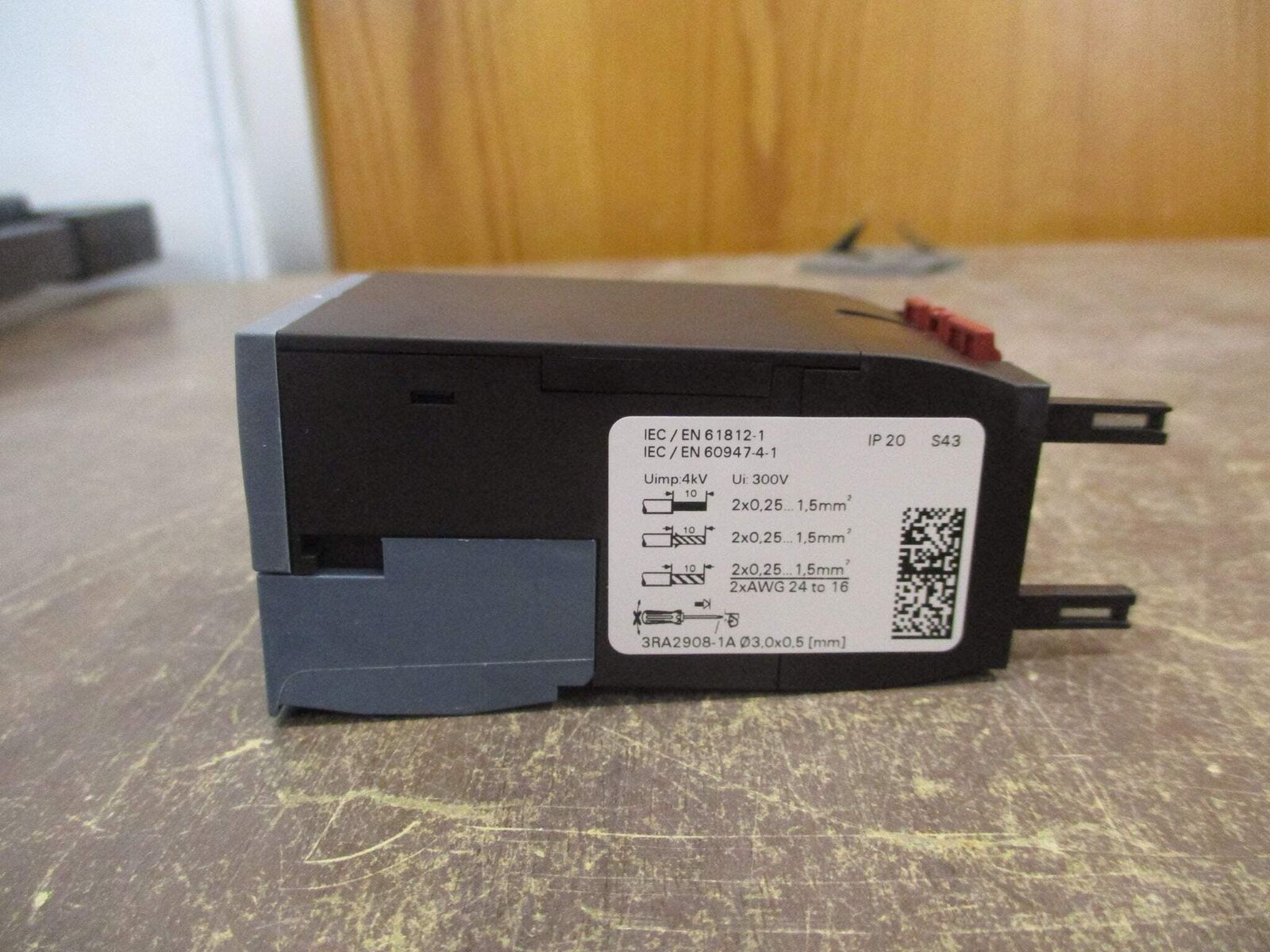 Siemens Timing Relay 3RA2812-2DW10 24-240V Range: 0.05 Sec - 100 Sec New Surplus