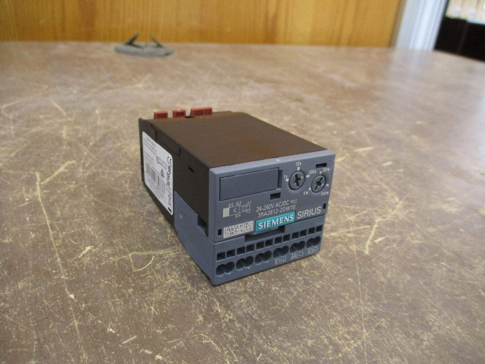 Siemens Timing Relay 3RA2812-2DW10 24-240V Range: 0.05 Sec - 100 Sec New Surplus