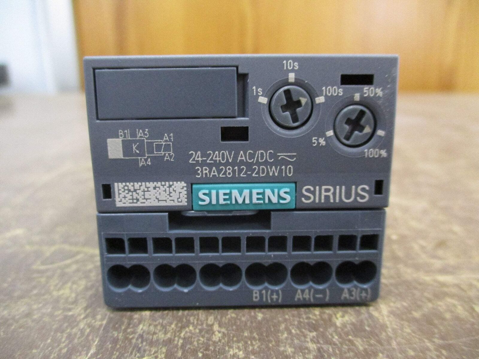 Siemens Timing Relay 3RA2812-2DW10 24-240V Range: 0.05 Sec - 100 Sec New Surplus