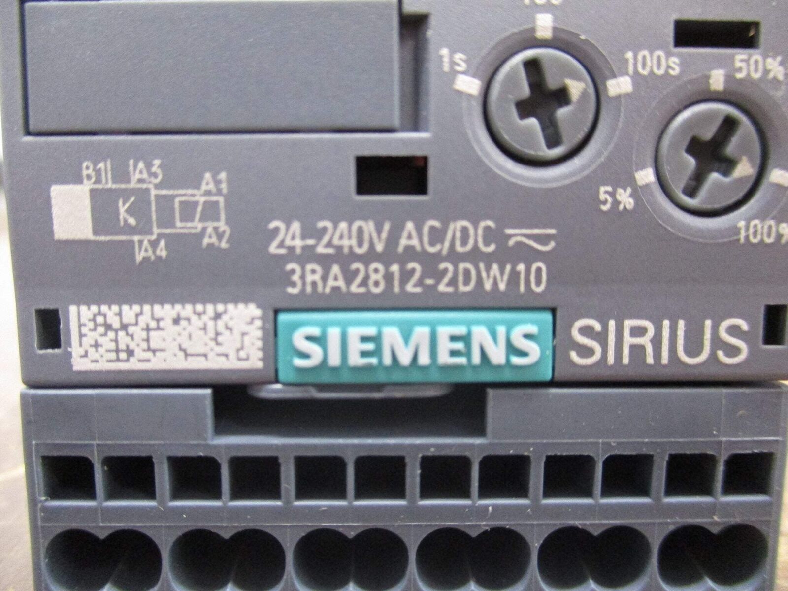 Siemens Timing Relay 3RA2812-2DW10 24-240V Range: 0.05 Sec - 100 Sec New Surplus