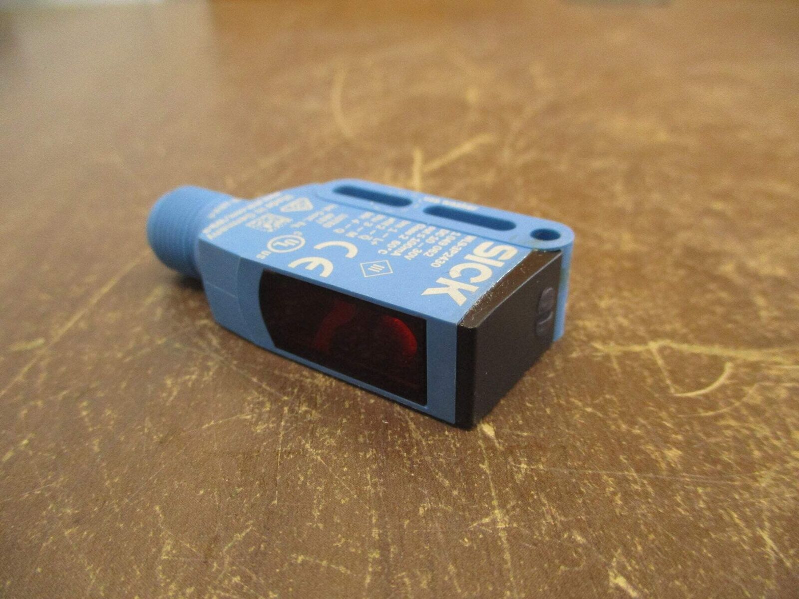SICK Photoelectric Sensor 1 049 062 WL9-3P2430 New Surplus