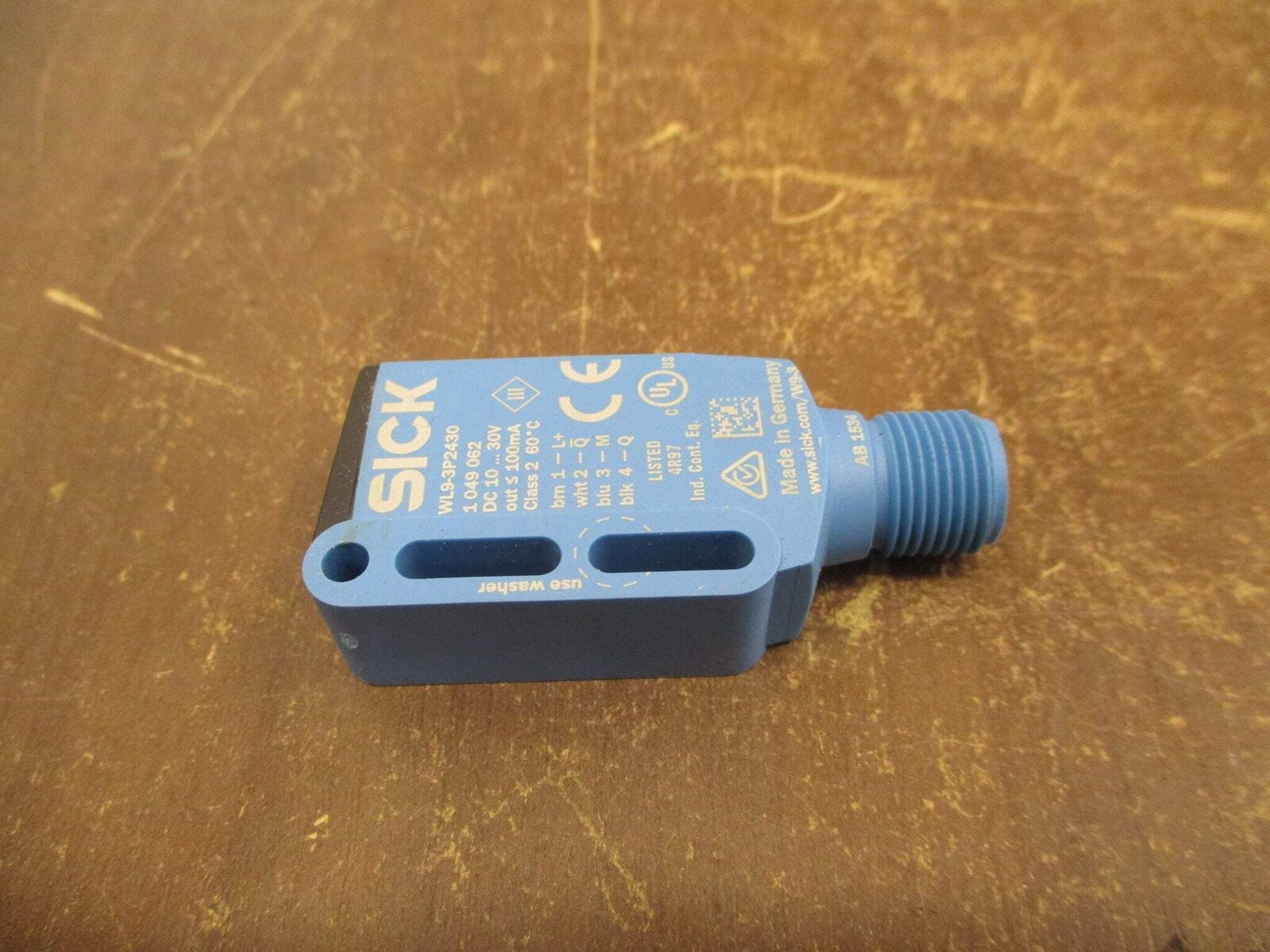 SICK Photoelectric Sensor 1 049 062 WL9-3P2430 New Surplus