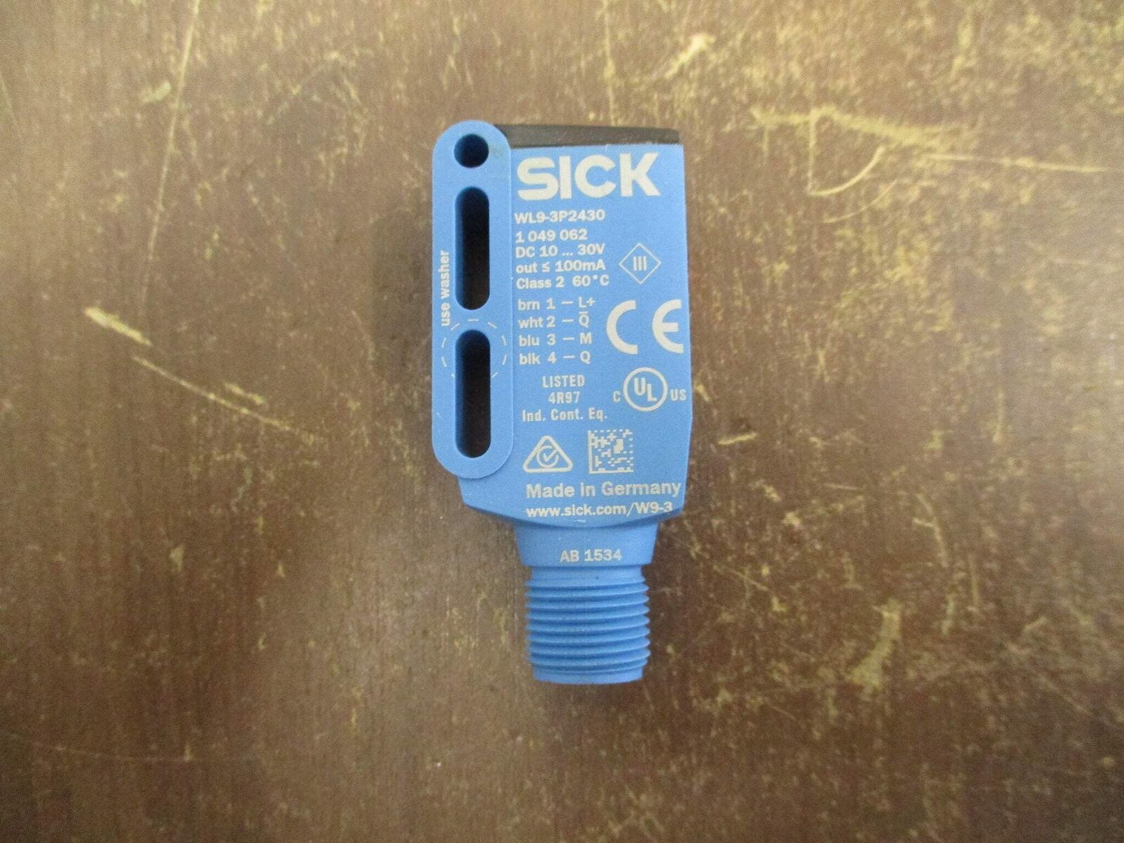 SICK Photoelectric Sensor 1 049 062 WL9-3P2430 New Surplus