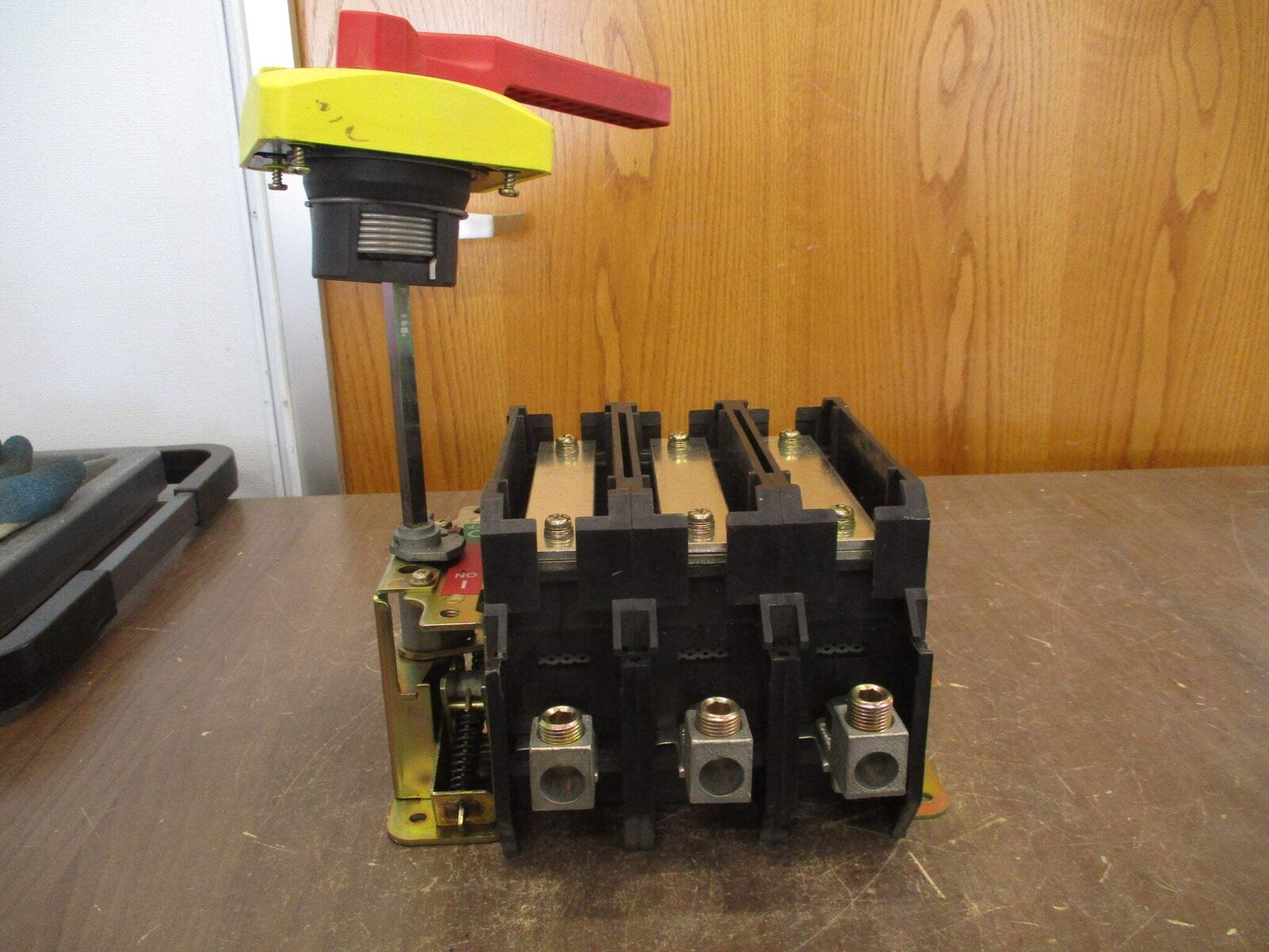Allen-Bradley Disconnect Switch 194R-NN200P3 Ser. B 200A 600V 3P Used
