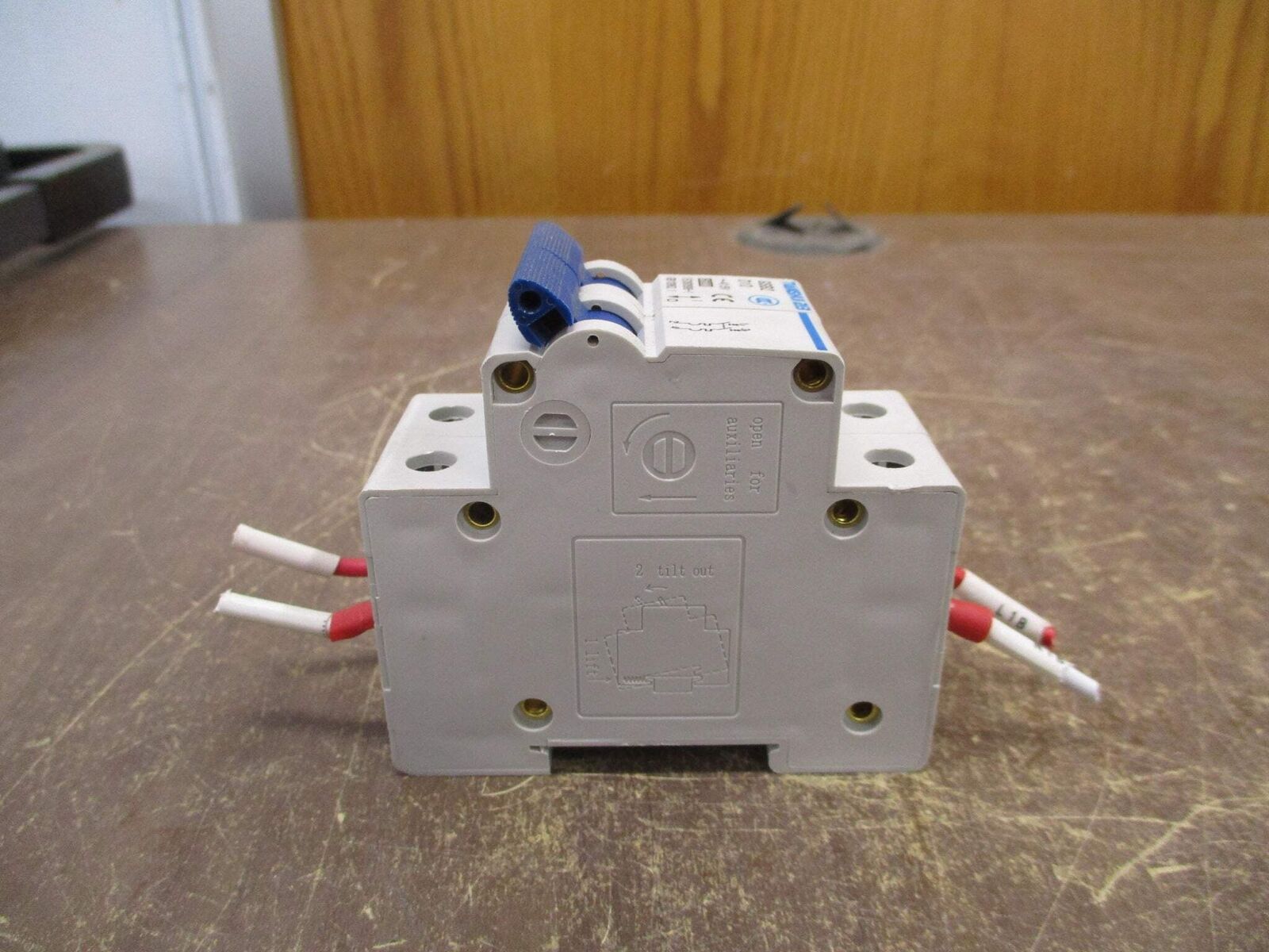 Tianshui 213 Circuit Breaker GSB2 D10 10A 415V 2P Used