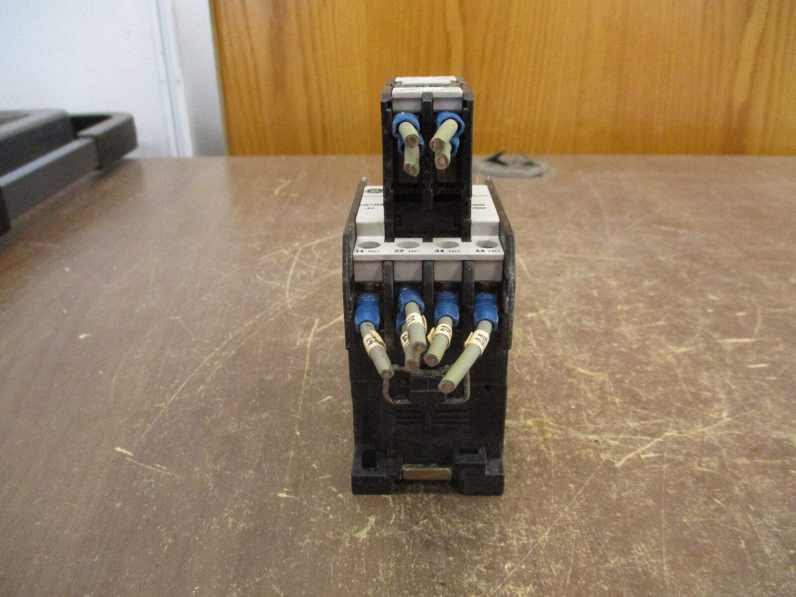 GE Contactor CR7RA 120V Coil 20A 600V w/Aux Contact Block Used