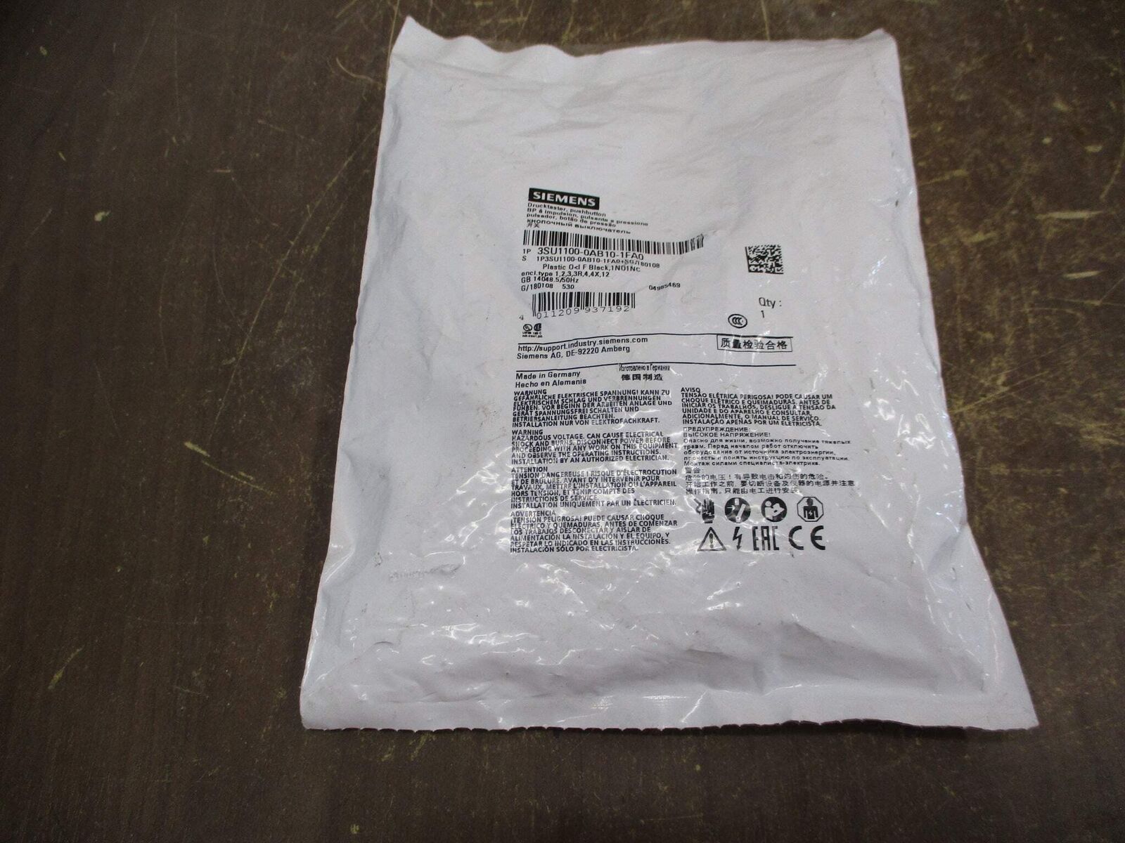 Siemens Pushbutton 3SU1100-0AB10-1FA0 New Surplus