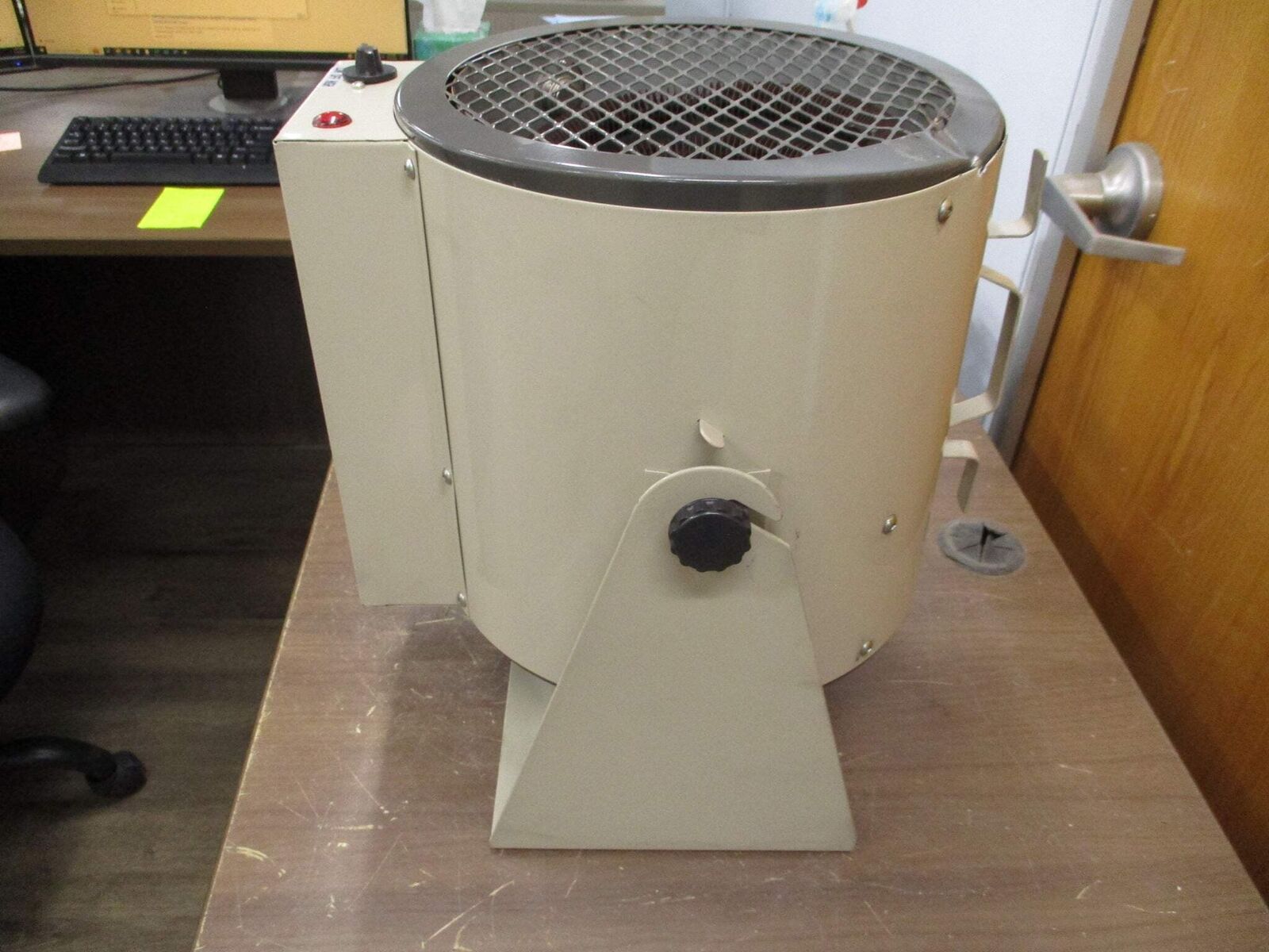 TPI Fan-Forced Portable Heater HF686TC 240/208V 60Hz 5600/4200W Used