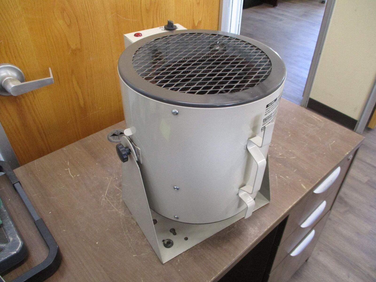 TPI Fan-Forced Portable Heater HF686TC 240/208V 60Hz 5600/4200W Used