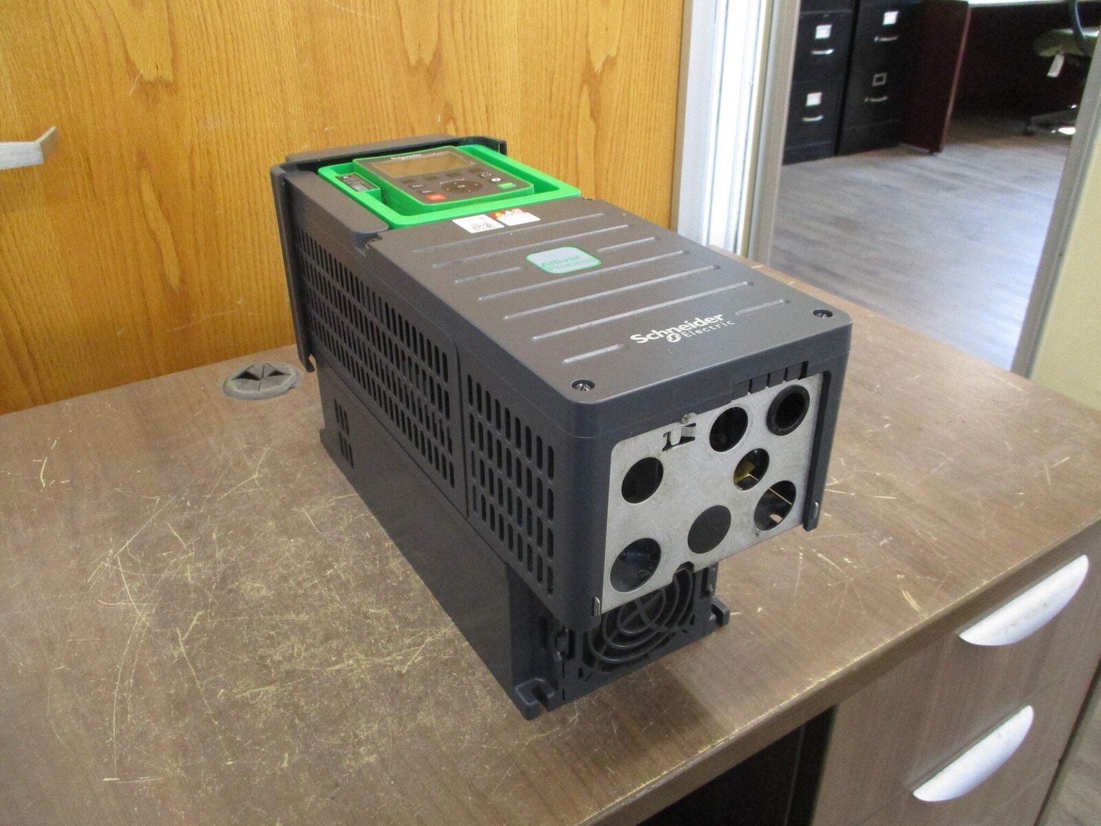 Schneider Electric Altivar 630 AC Drive ATV630U75N4 10HP 3Ph w/ Keypad Used