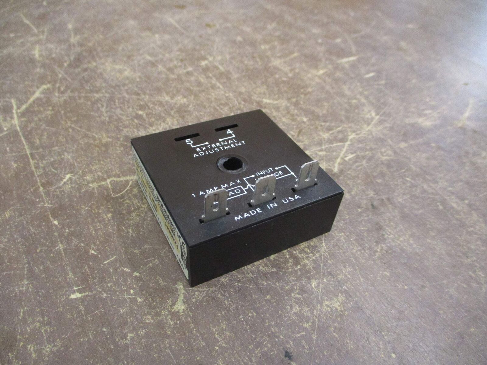 Entrelec Solid State Timer TSDR4110MB10M 120VAC On Time: 10min Used