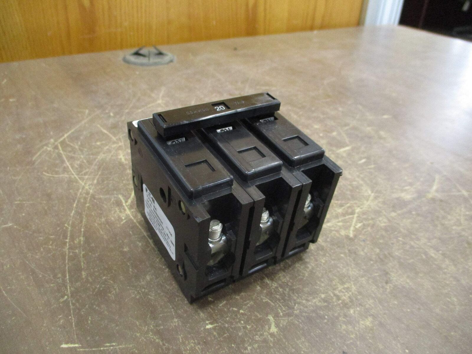 Eaton Type BA Circuit Breaker BAB3020H 20A 240V 3P Used
