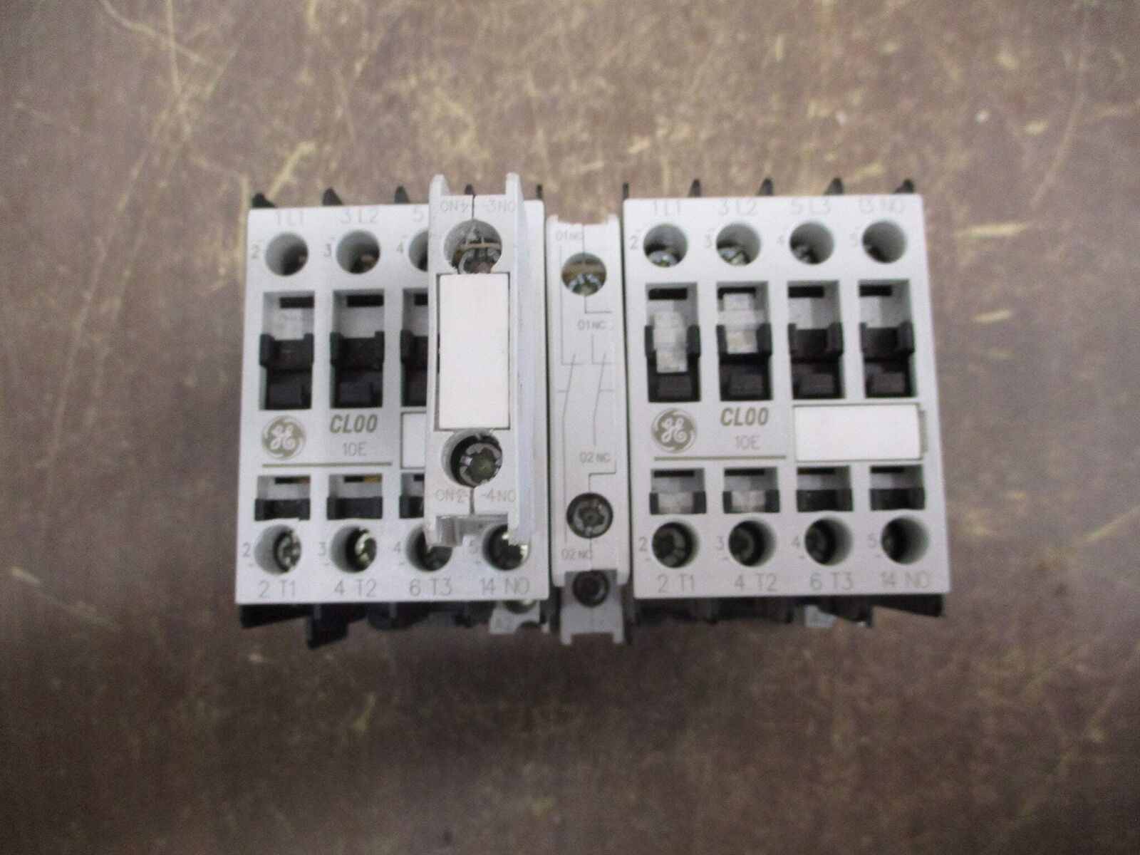 GE Reversing Contactor CL00A310T 120V Coil 25A 600V (1) Aux Contact Used