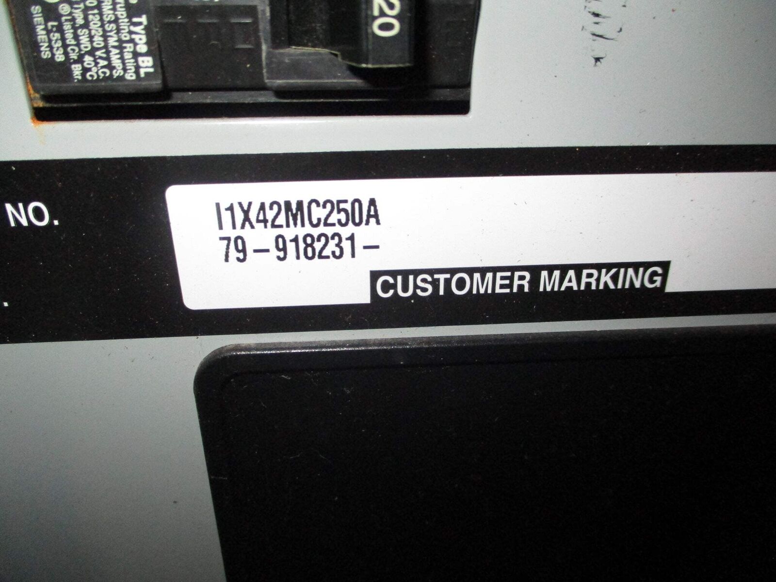 Siemens Main Lug Breaker Panel I1X42MC250A 208Y/120V 3Ph 4W 42-Slot