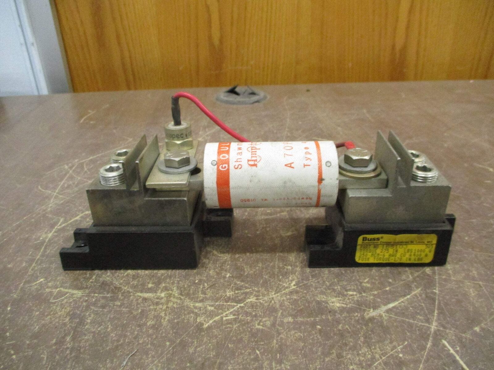 Buss Fuseholder 1BS103 400A 600V w/ 200A Fuse Used
