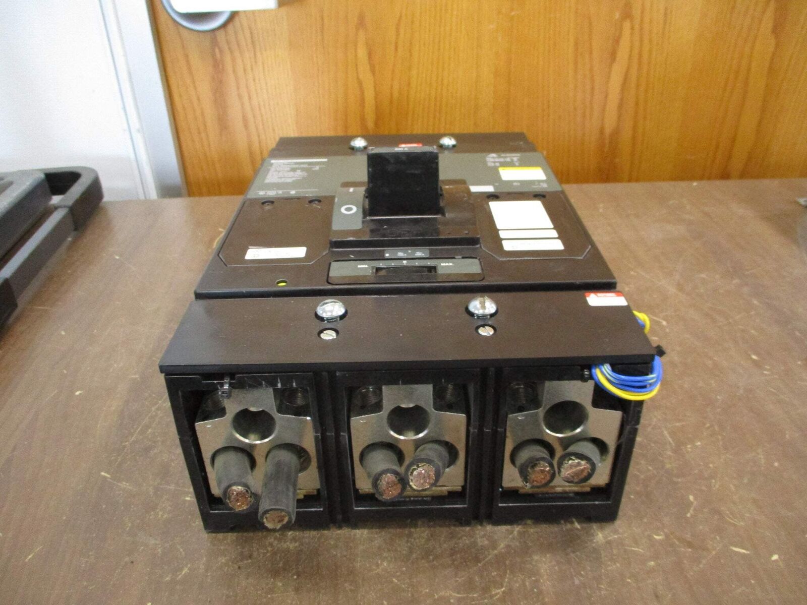 Square D DC Breaker Disconnect MHL3660033DC1433 600A 600VDC Used