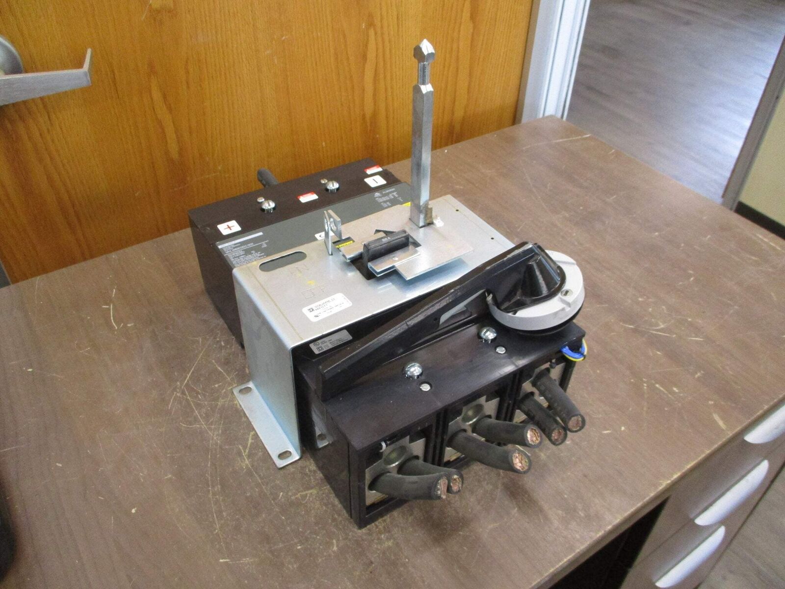 Square D DC Breaker Disconnect MHL3660033DC1426 600A 600VDC Used