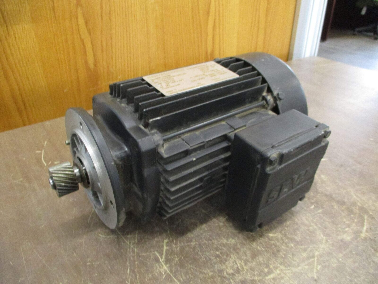 Sew-Eurodrive Motor RF27 DT80K4 3/4HP 1800RPM 277/480V 2.40/1.38A 3Ph 60Hz Used