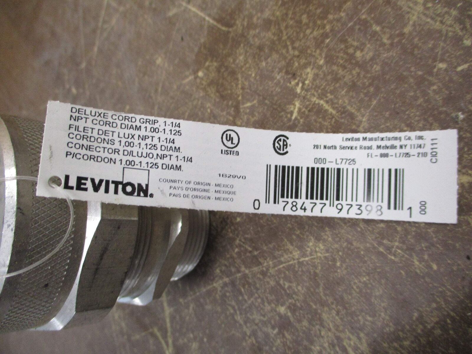 Leviton Deluxe Cord Grip L7725 Size: 1 1/4" *No Box* New Surplus